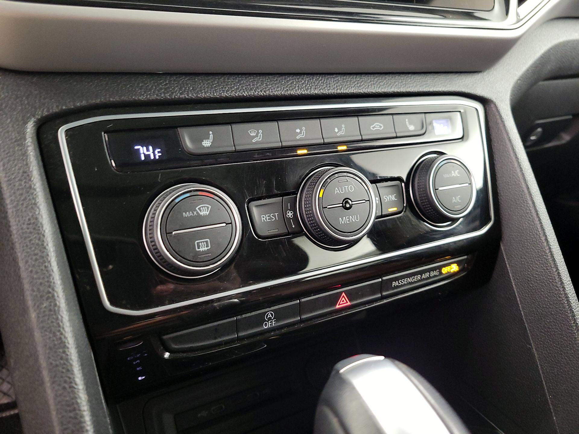 Thumbnail: 2022 Volkswagen Atlas - 16