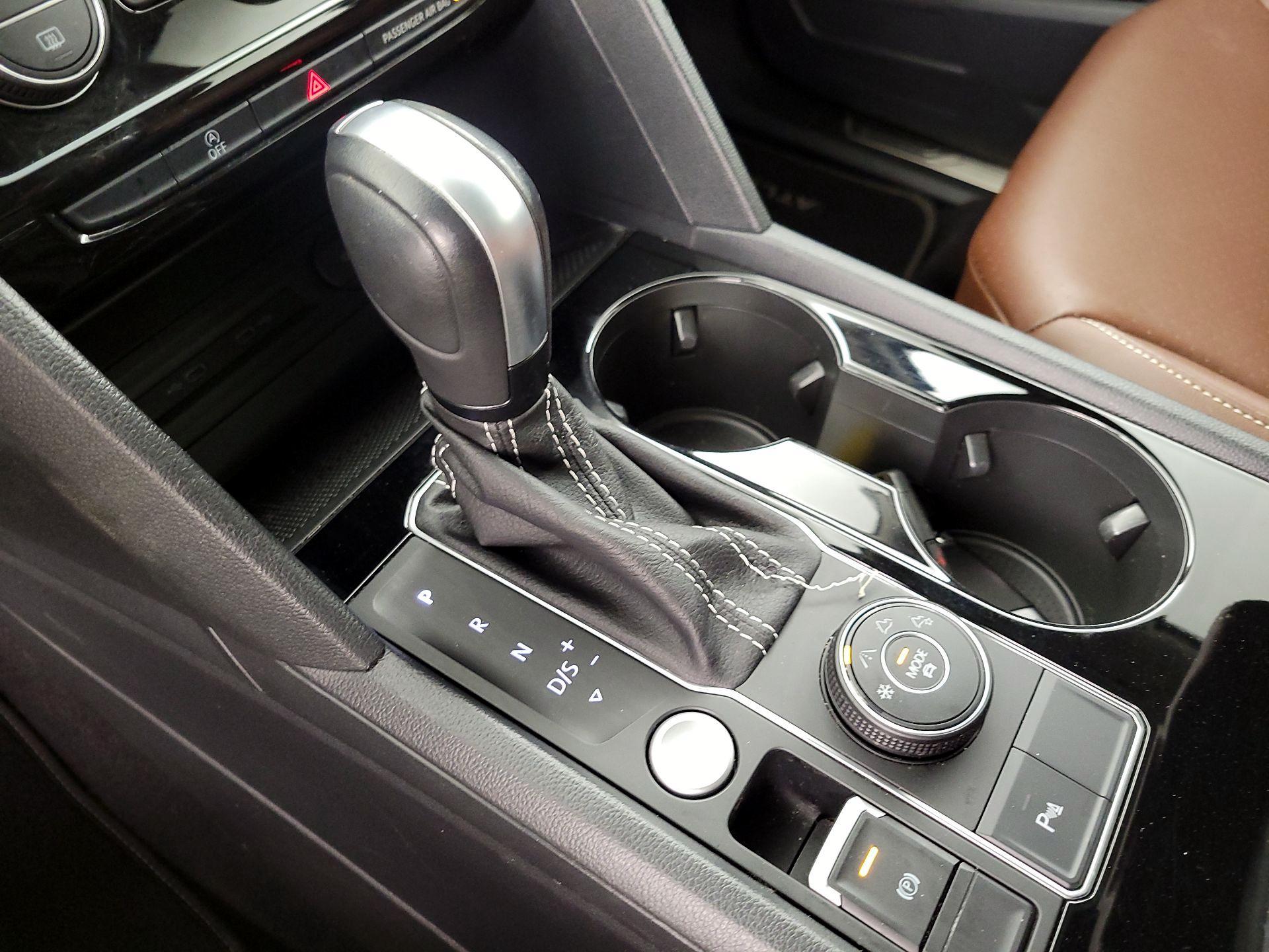 Thumbnail: 2022 Volkswagen Atlas - 17