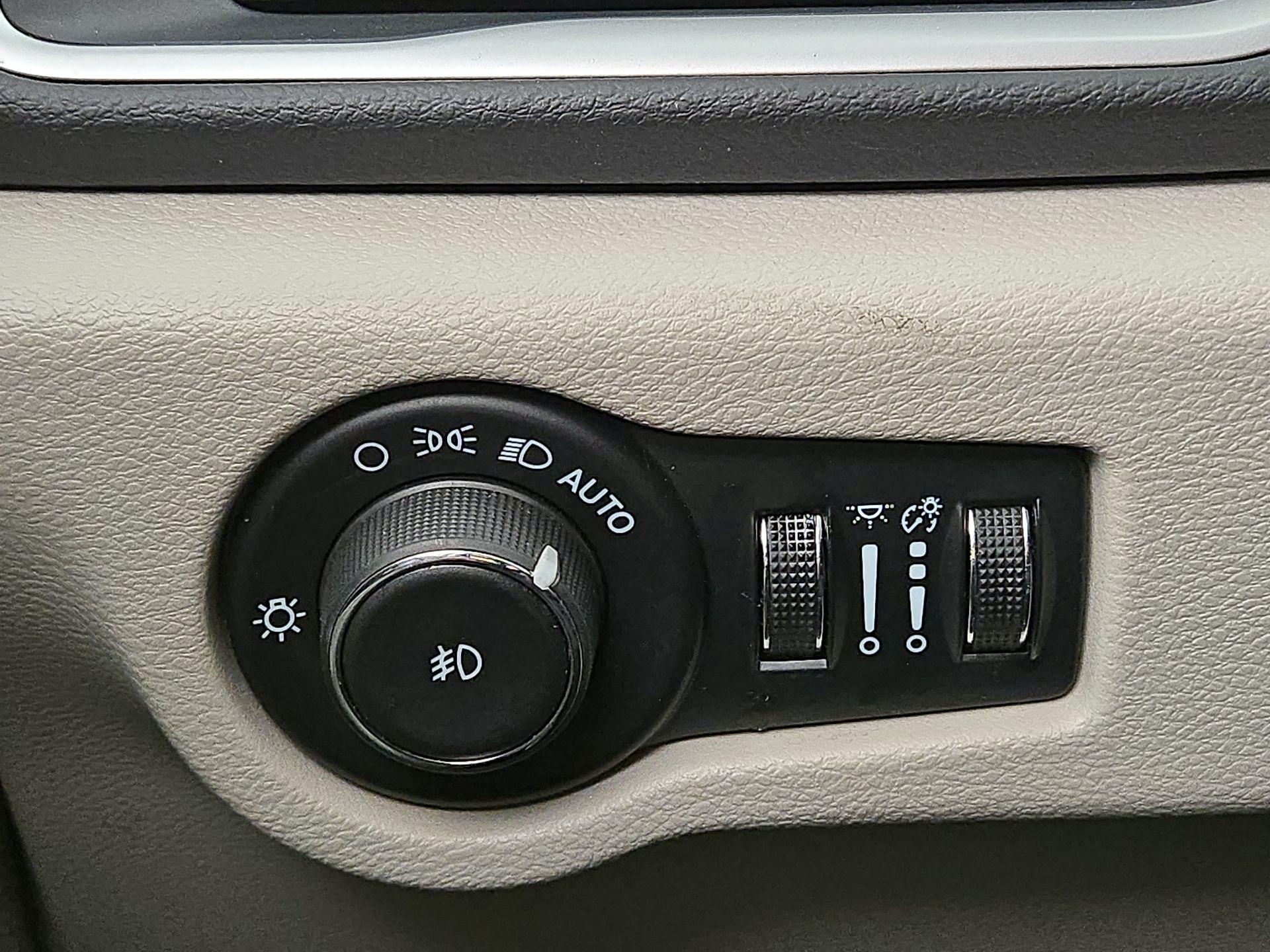 Thumbnail: 2024 Chrysler Pacifica - 13