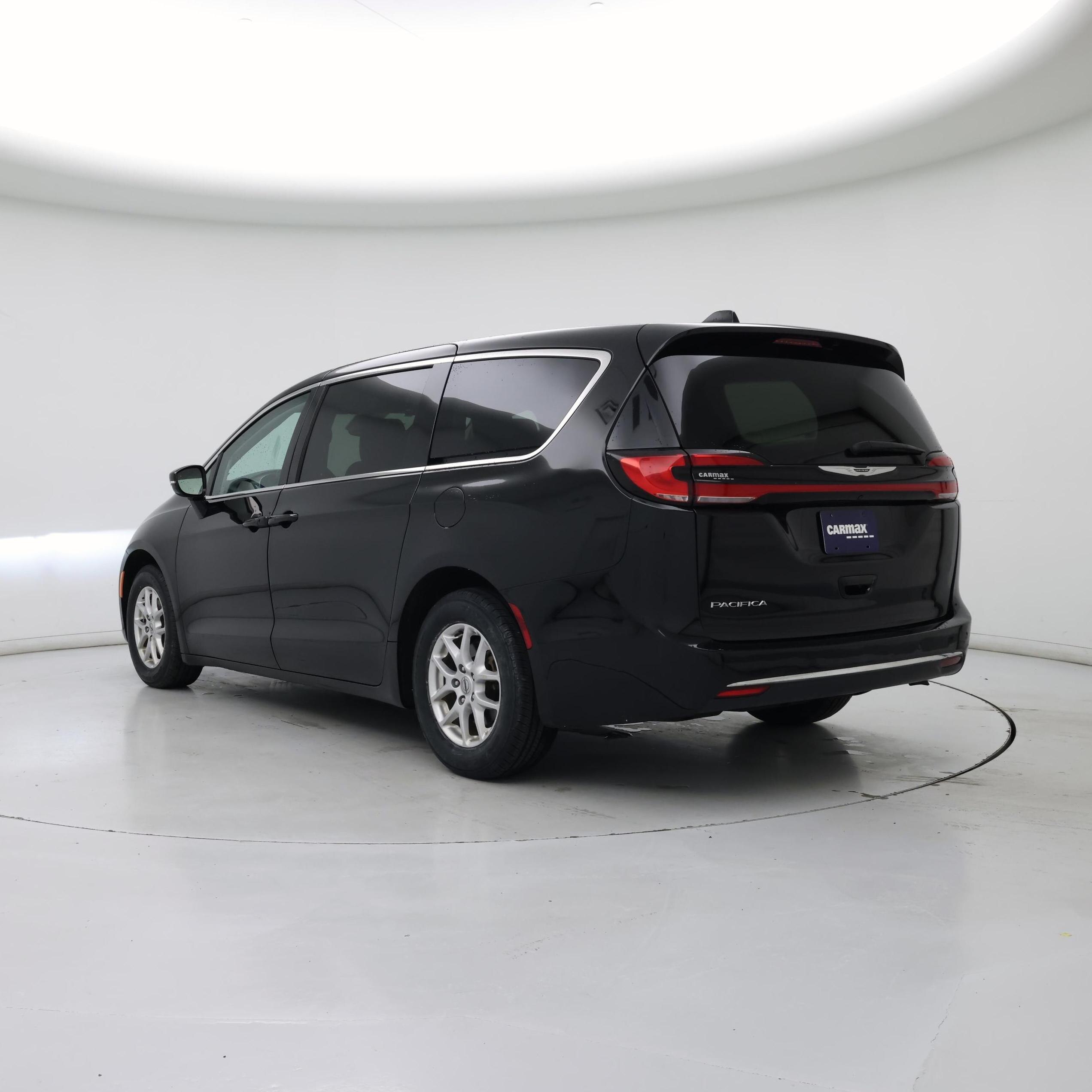 Thumbnail: 2024 Chrysler Pacifica - 2