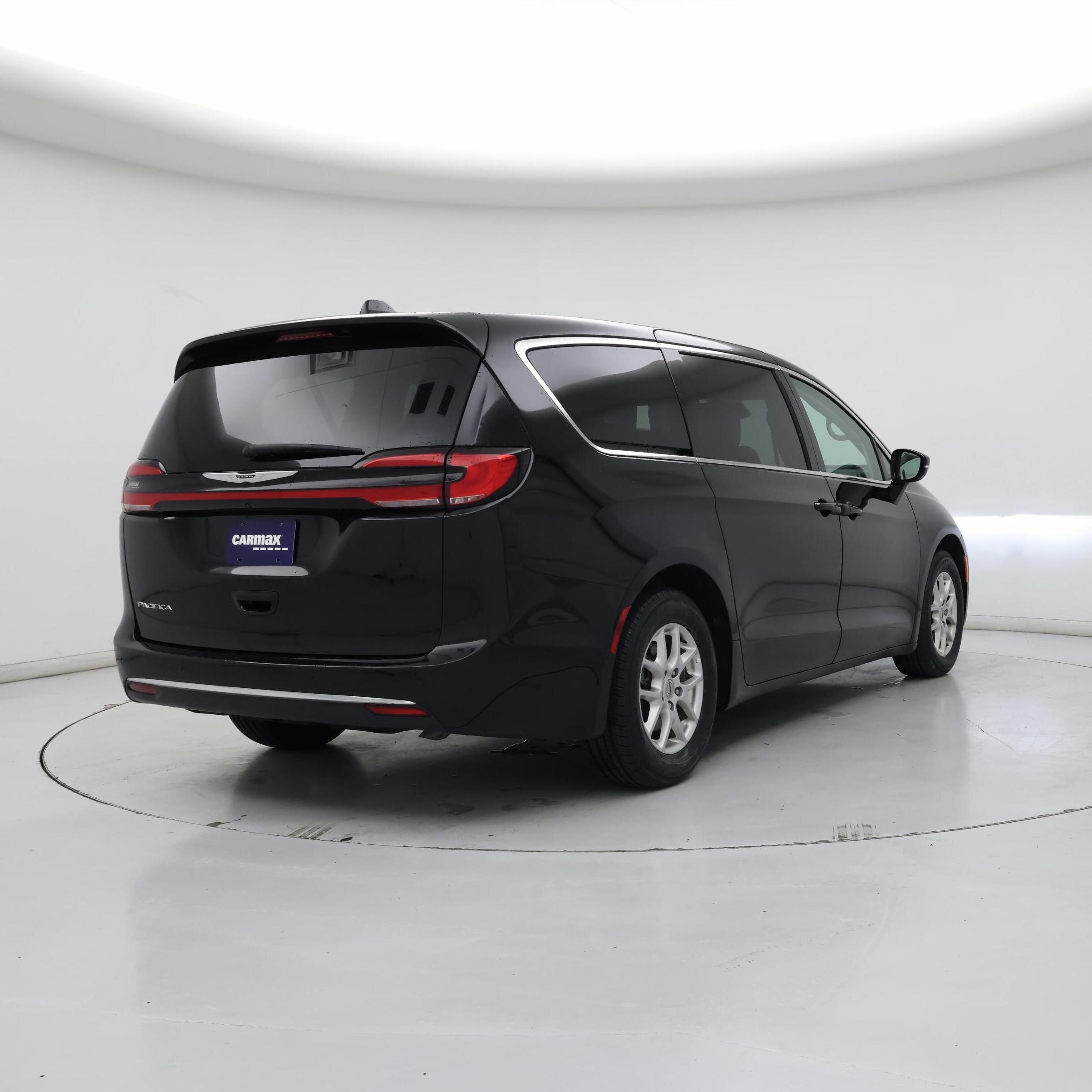 Thumbnail: 2024 Chrysler Pacifica - 8