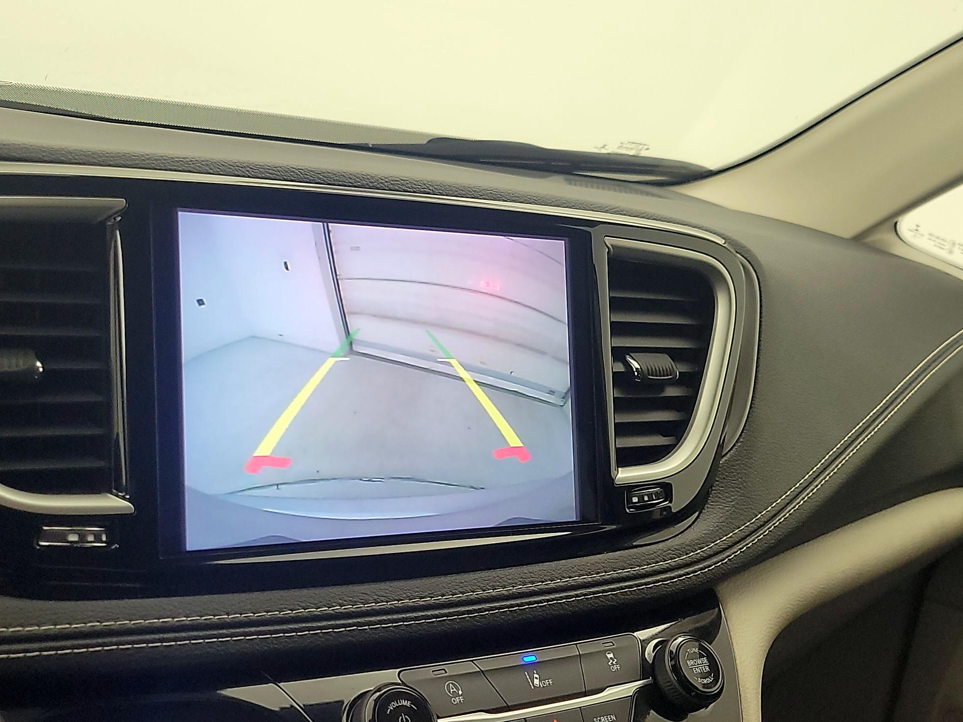 Thumbnail: 2022 Chrysler Pacifica - 14