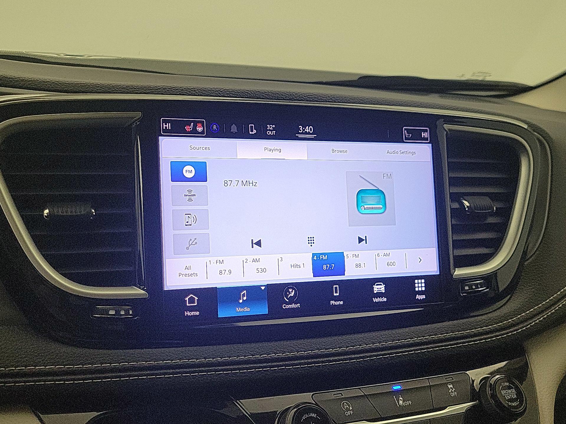 Thumbnail: 2022 Chrysler Pacifica - 15