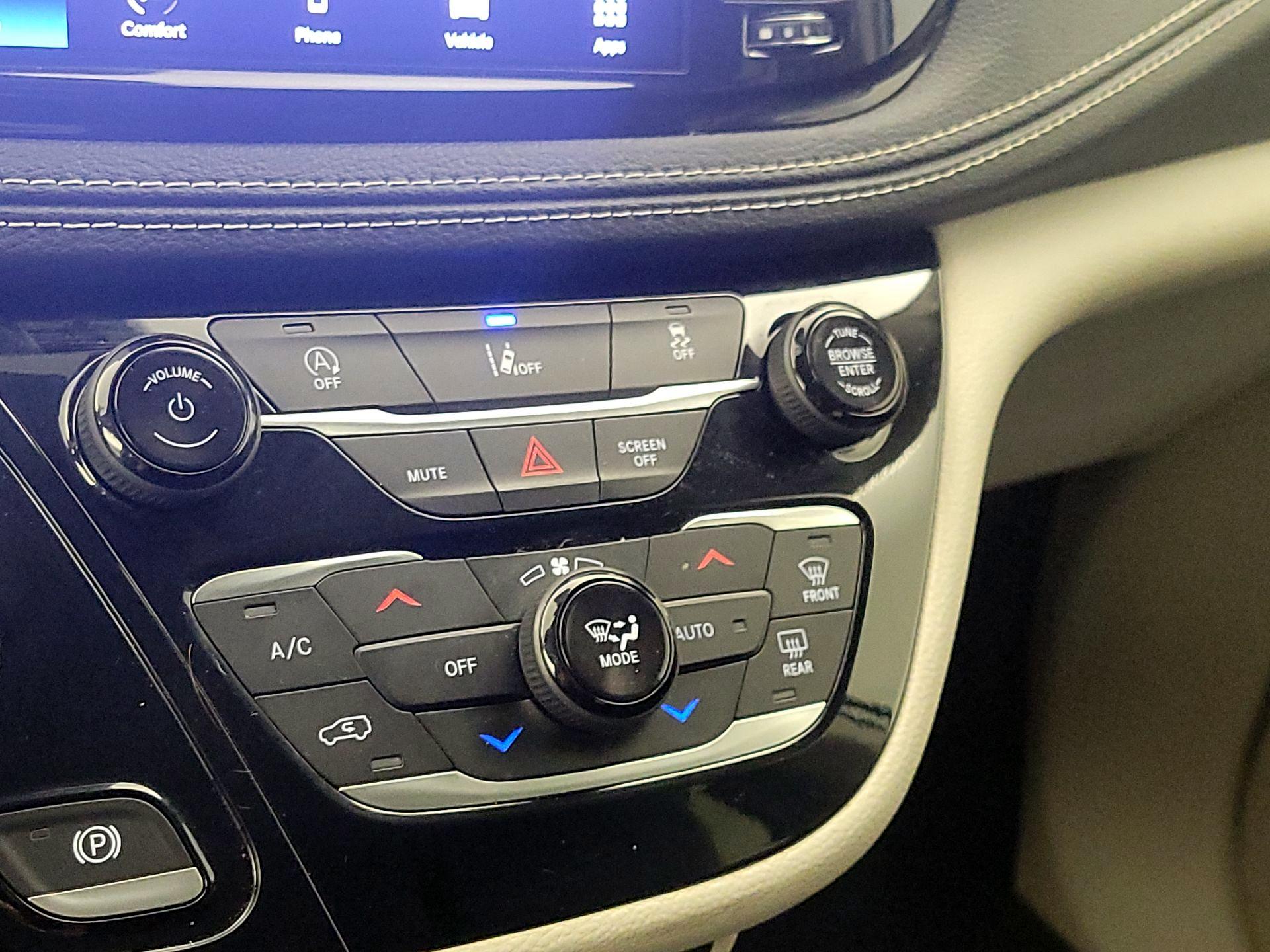 Thumbnail: 2022 Chrysler Pacifica - 16