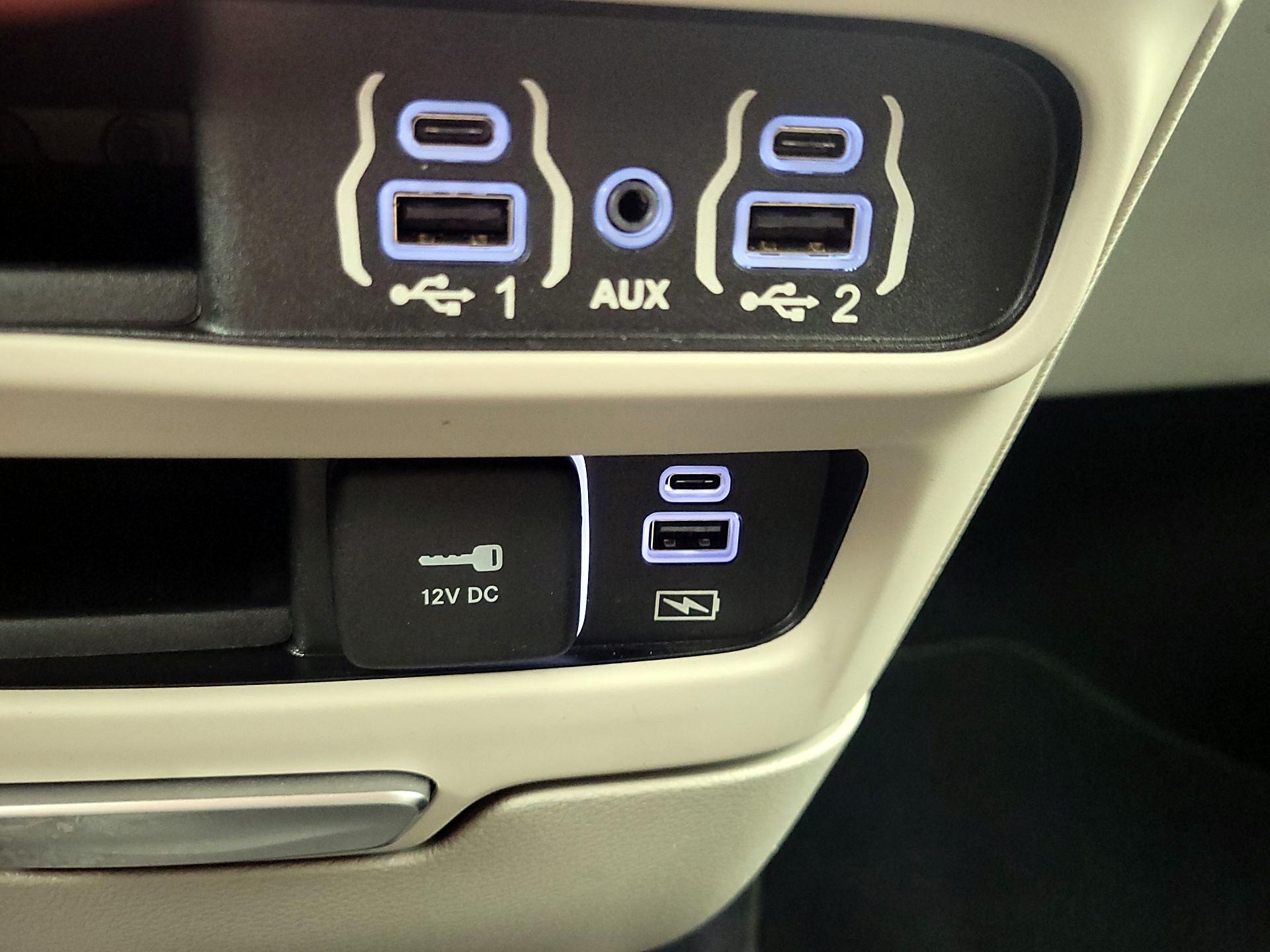 Thumbnail: 2022 Chrysler Pacifica - 18