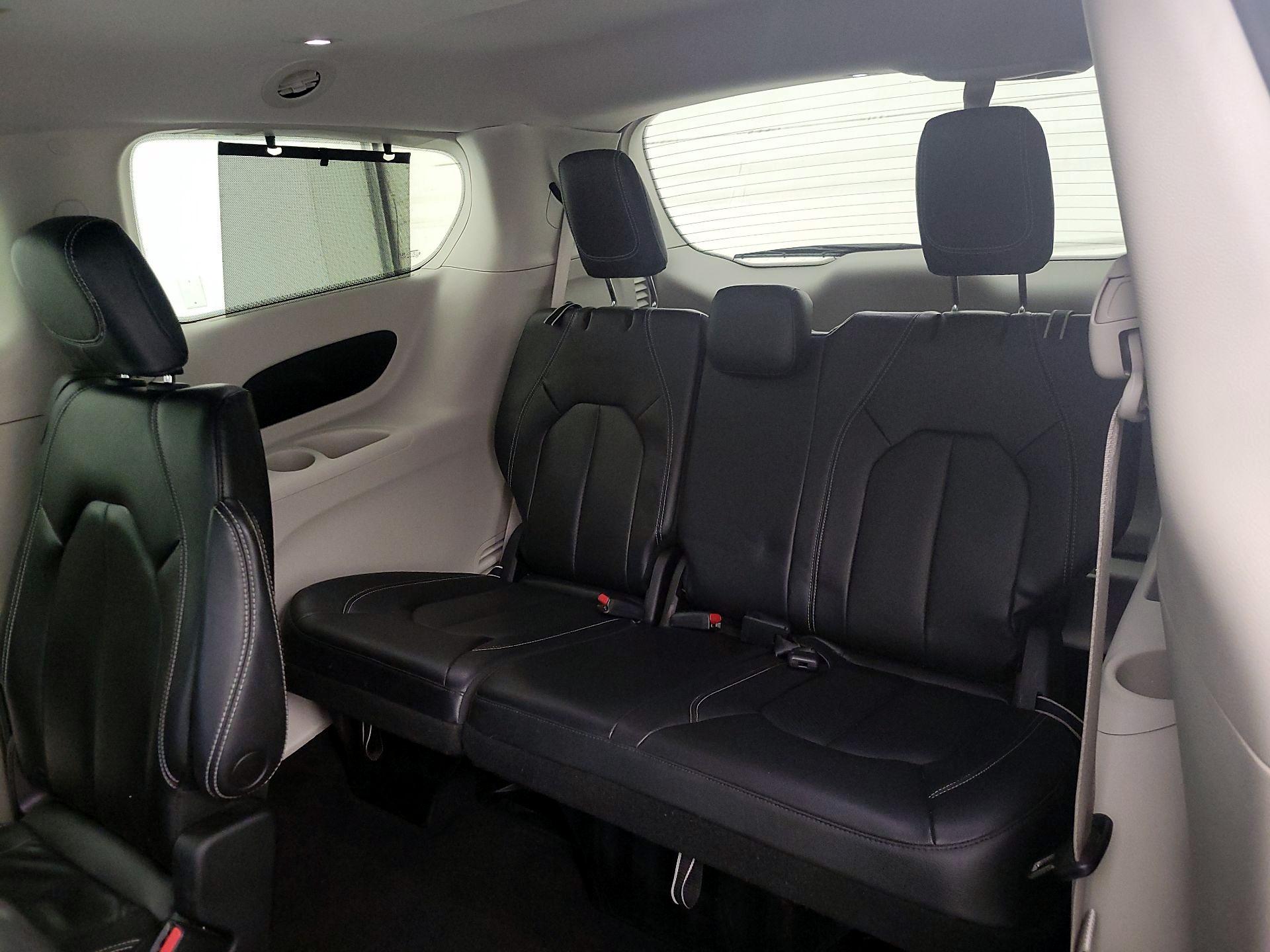 Thumbnail: 2022 Chrysler Pacifica - 20