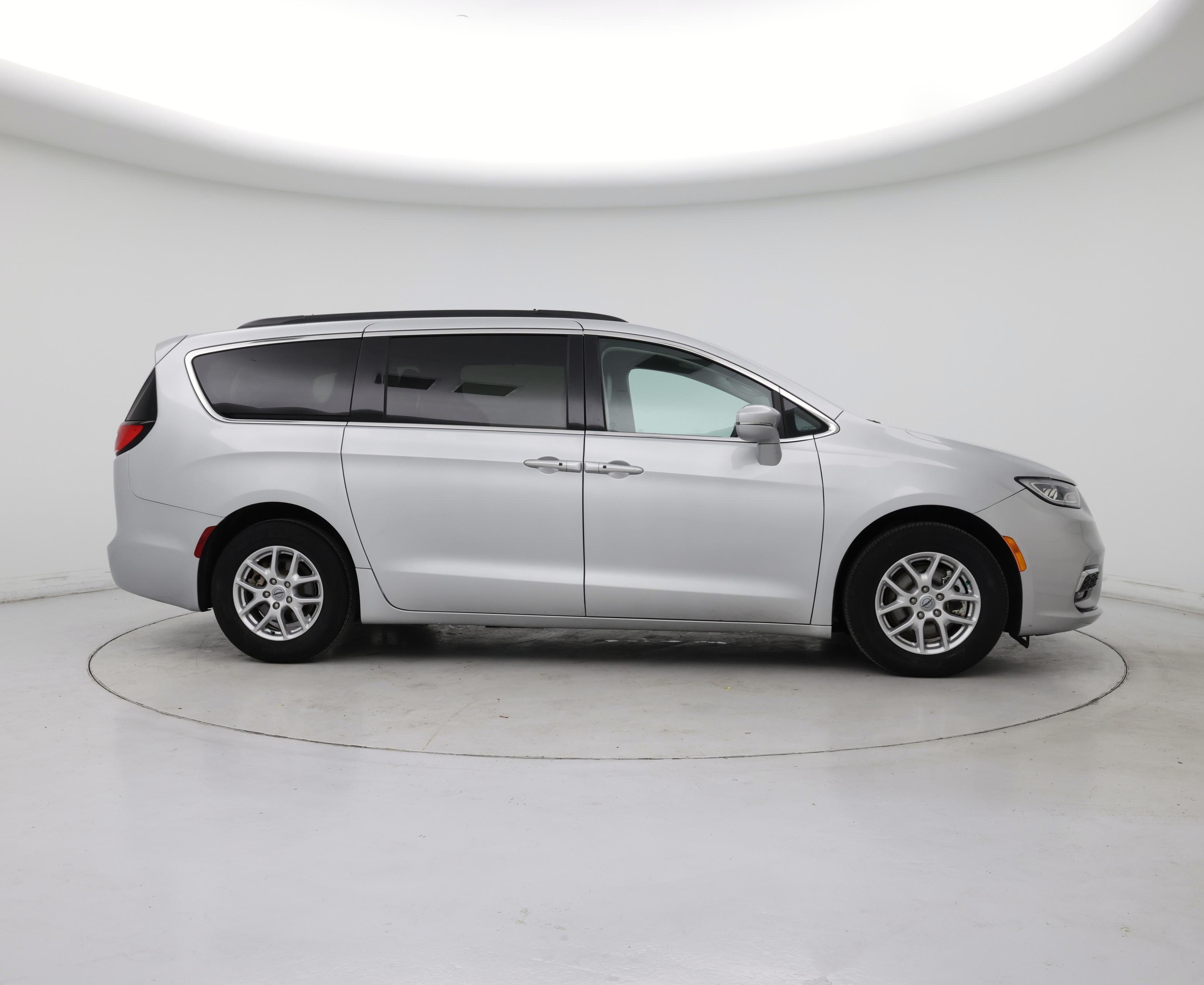 Thumbnail: 2022 Chrysler Pacifica - 7