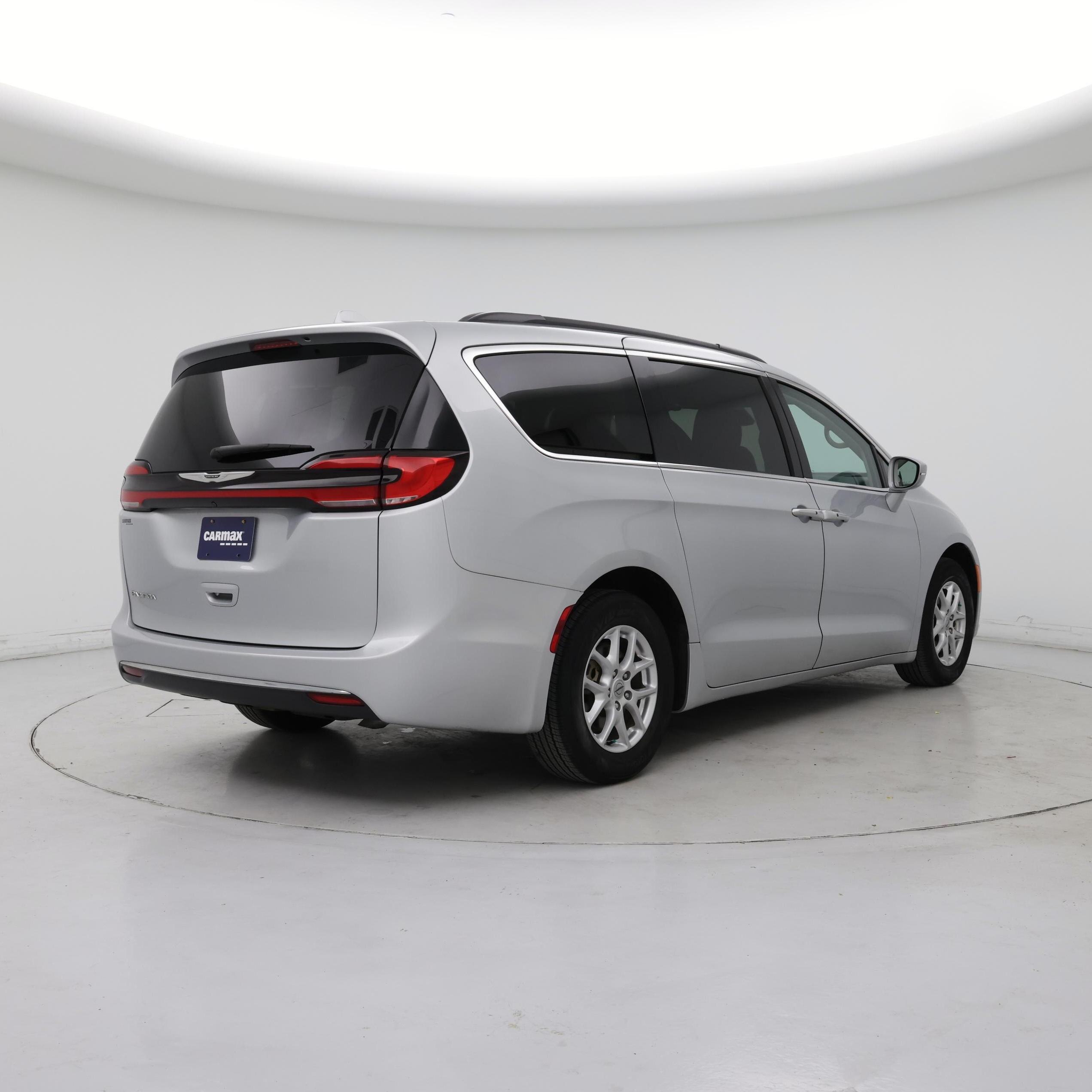 Thumbnail: 2022 Chrysler Pacifica - 8