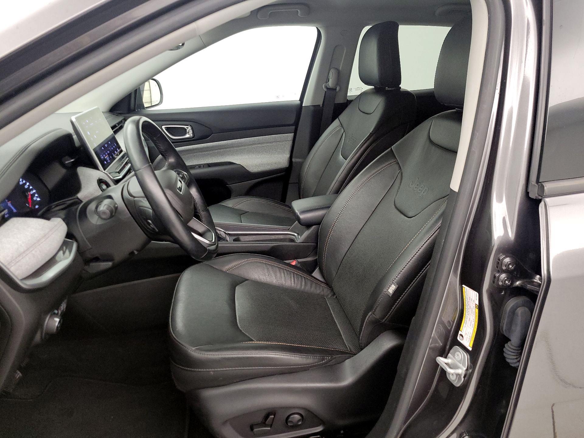 Thumbnail: 2022 Jeep Compass - 11