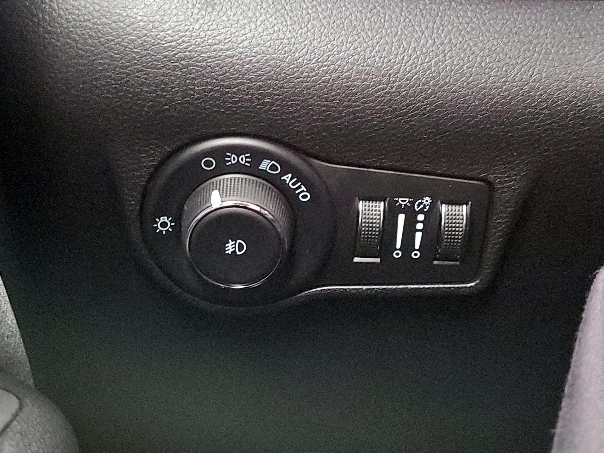 Thumbnail: 2022 Jeep Compass - 13