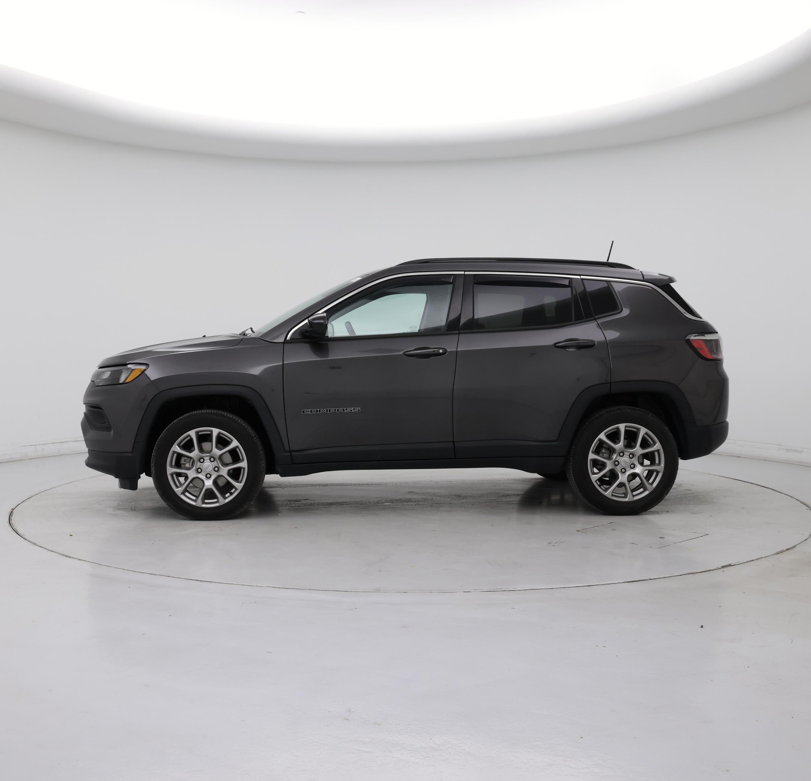 Thumbnail: 2022 Jeep Compass - 3