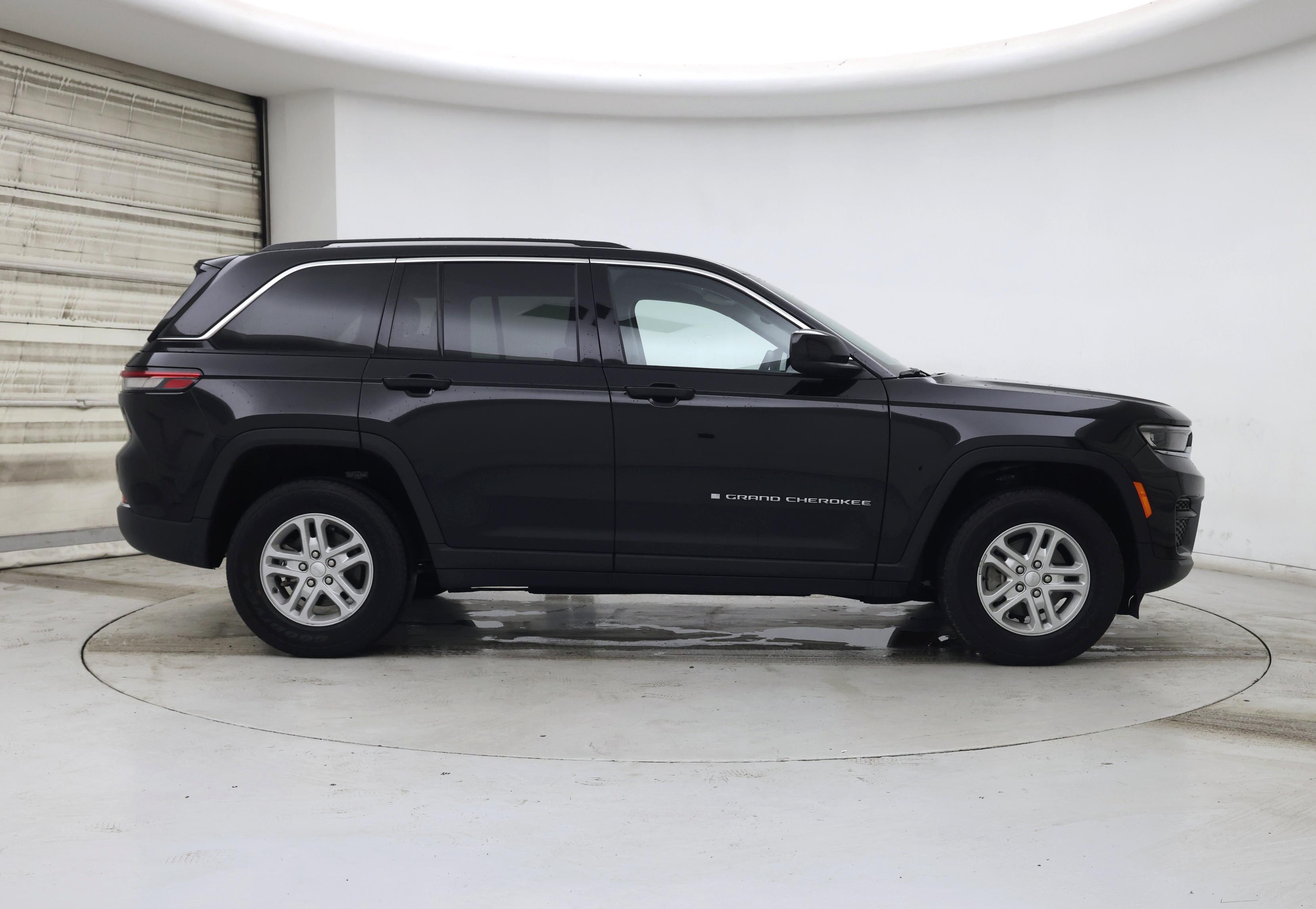 Thumbnail: 2023 Jeep Grand Cherokee - 7