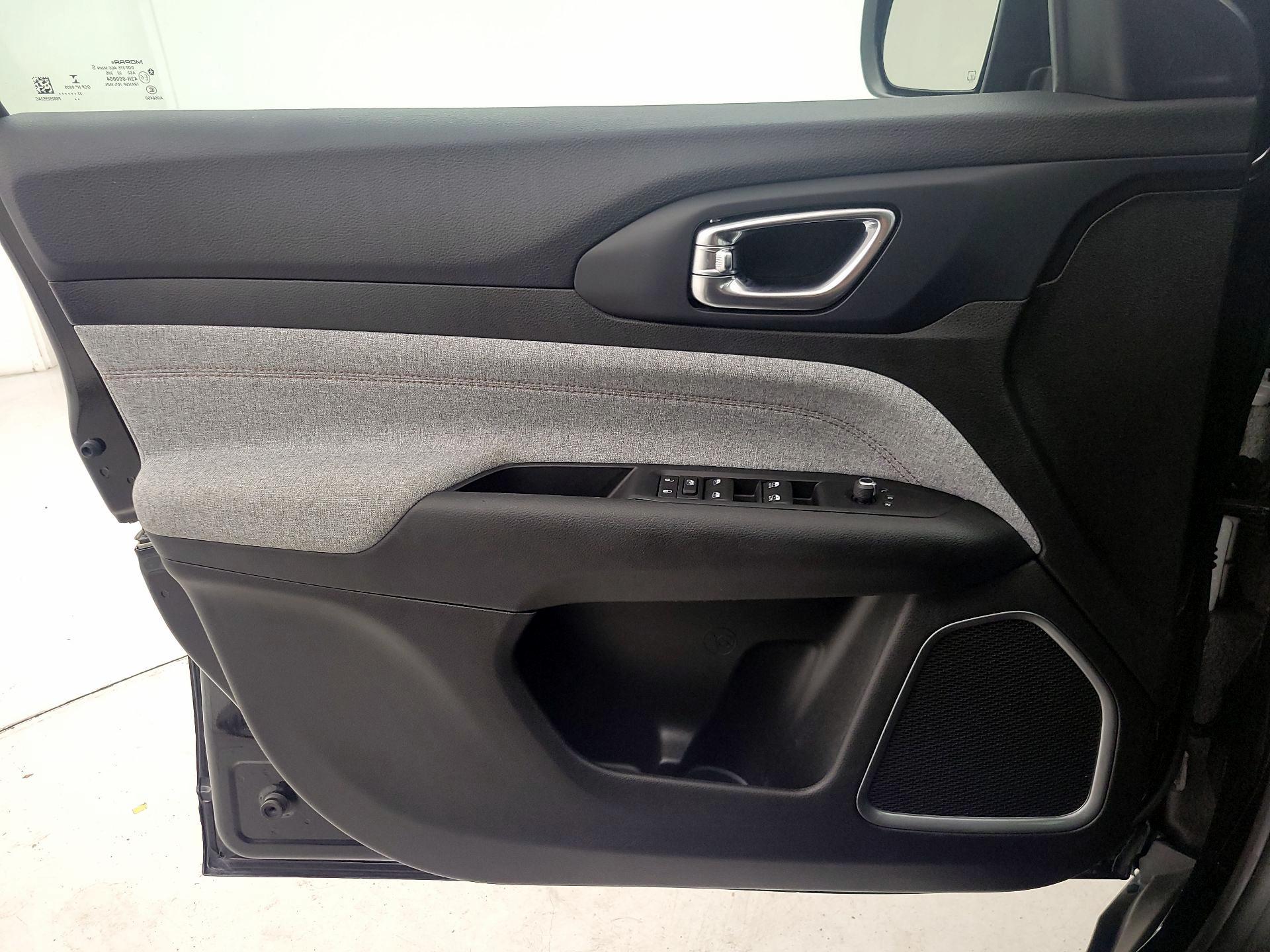 Thumbnail: 2022 Jeep Compass - 12