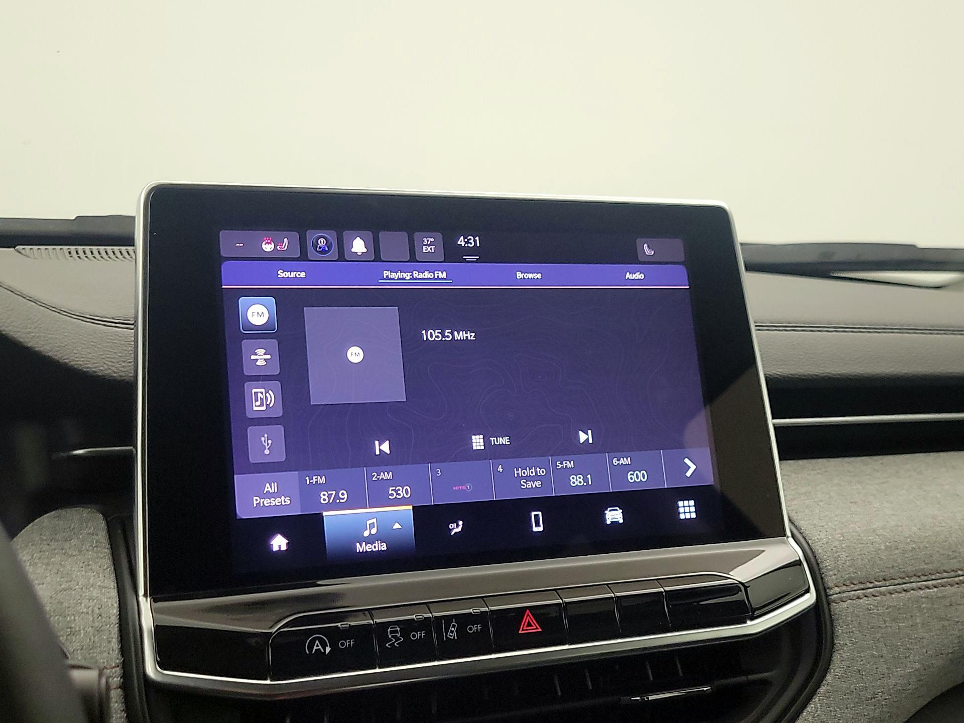 Thumbnail: 2022 Jeep Compass - 15