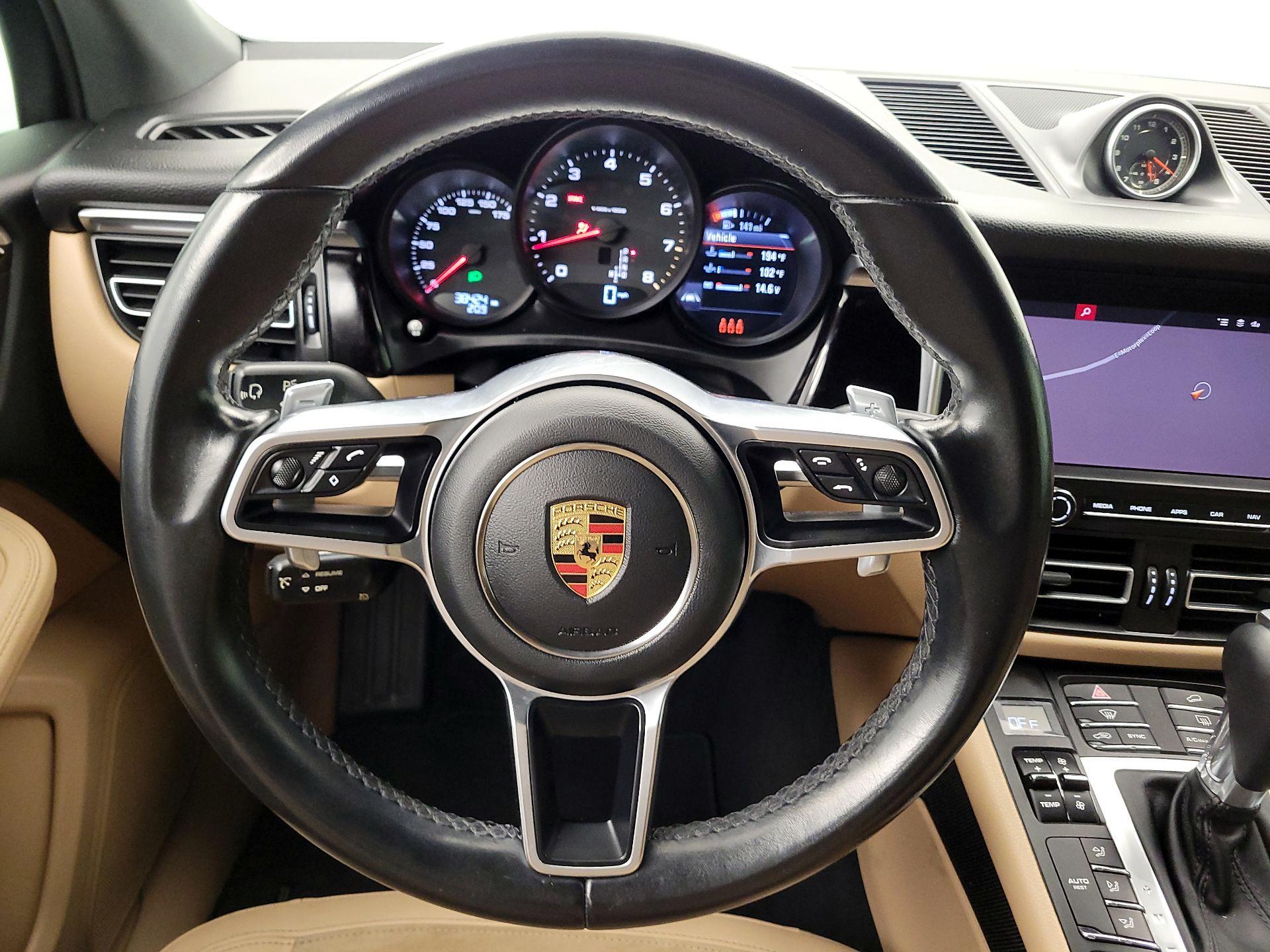 Thumbnail: 2021 Porsche Macan - 10