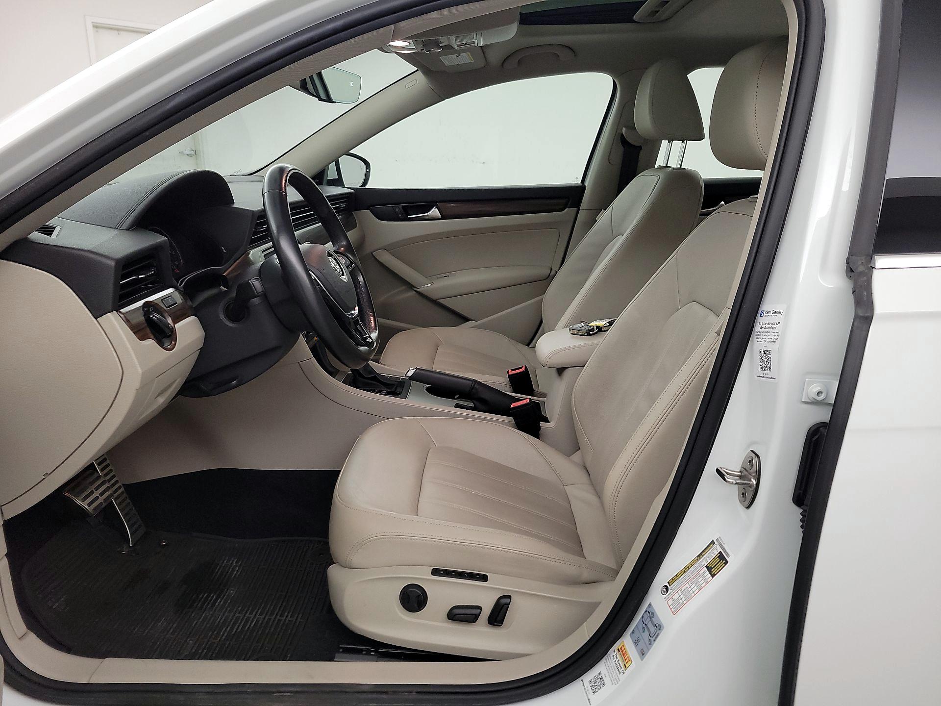 Thumbnail: 2020 Volkswagen Passat - 11