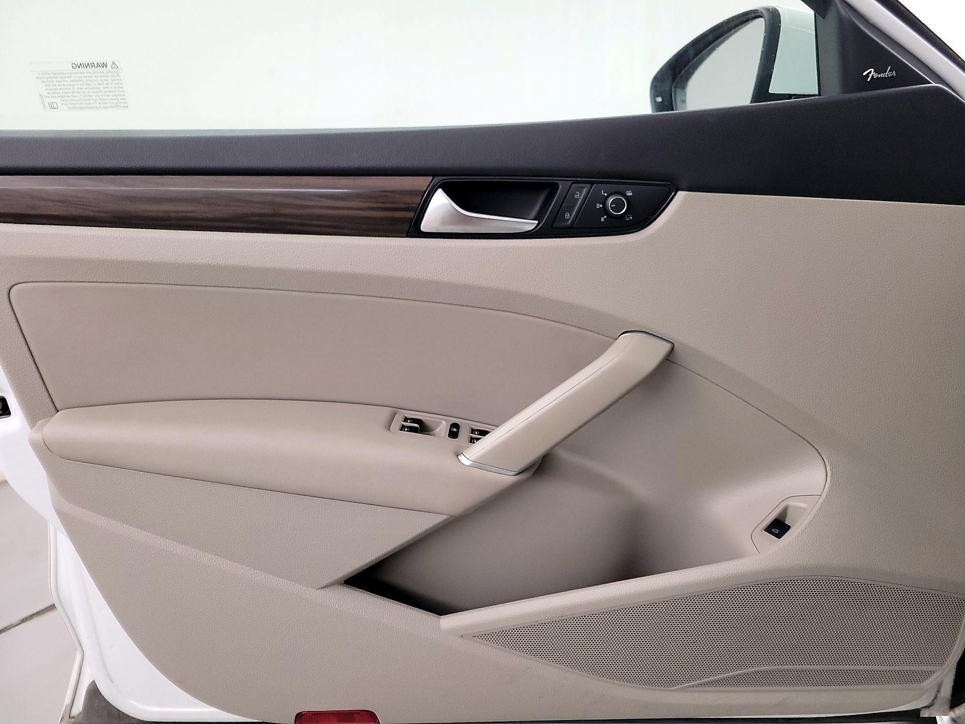 Thumbnail: 2020 Volkswagen Passat - 12