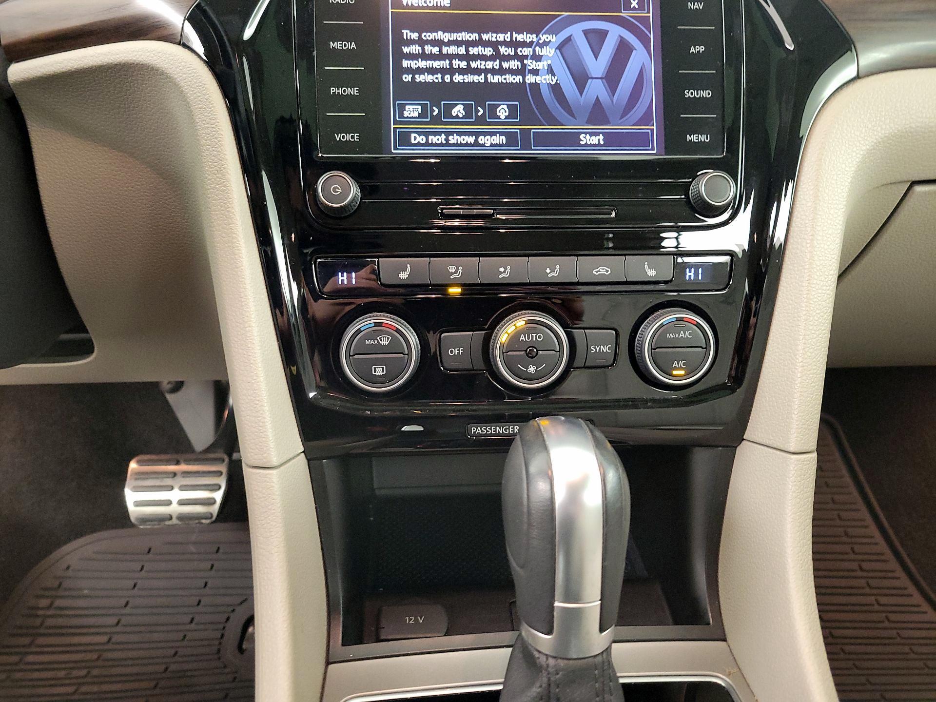 Thumbnail: 2020 Volkswagen Passat - 17