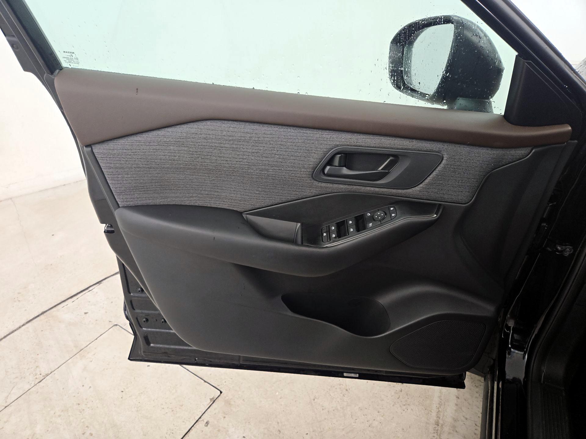 Thumbnail: 2023 Nissan Rogue - 12