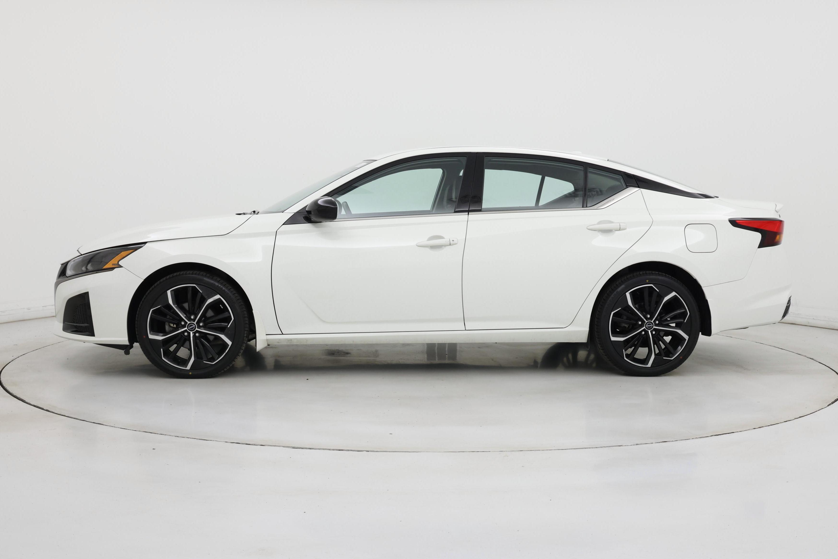 Thumbnail: 2023 Nissan Altima - 3