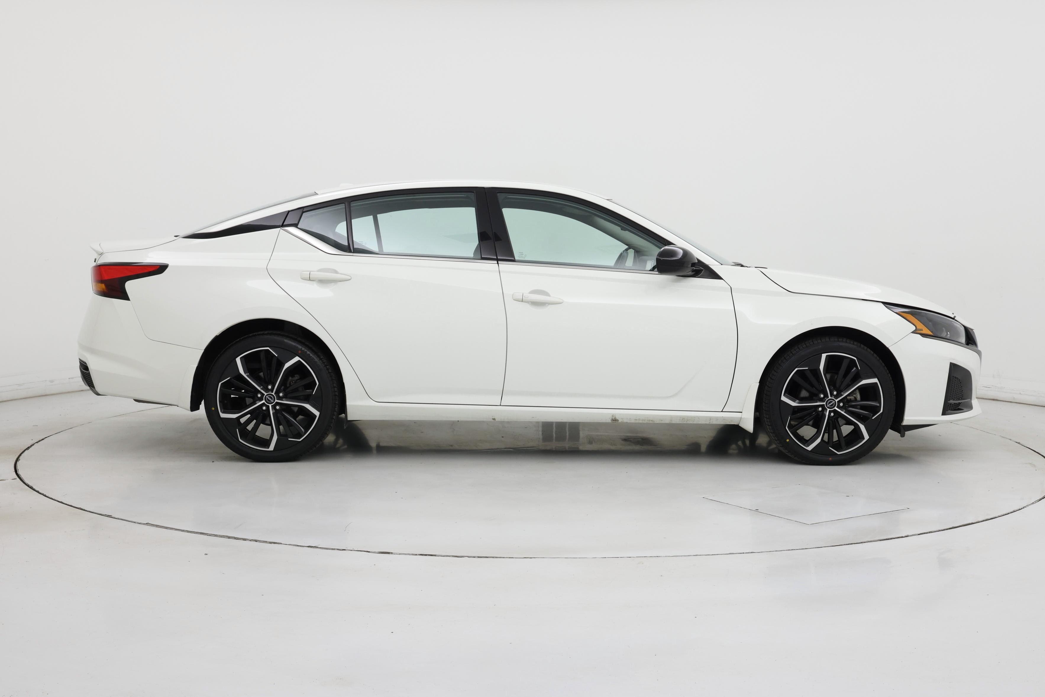 Thumbnail: 2023 Nissan Altima - 7