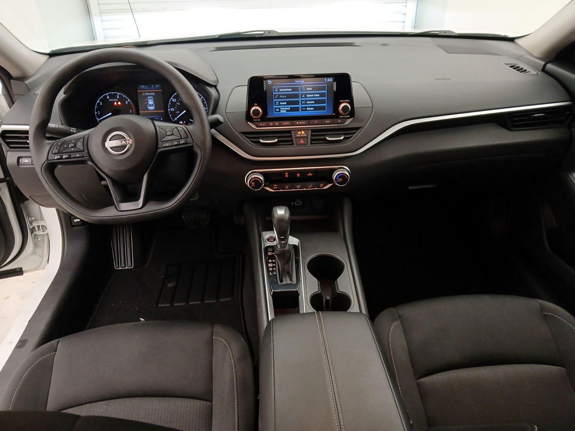 Thumbnail: 2023 Nissan Altima - 9