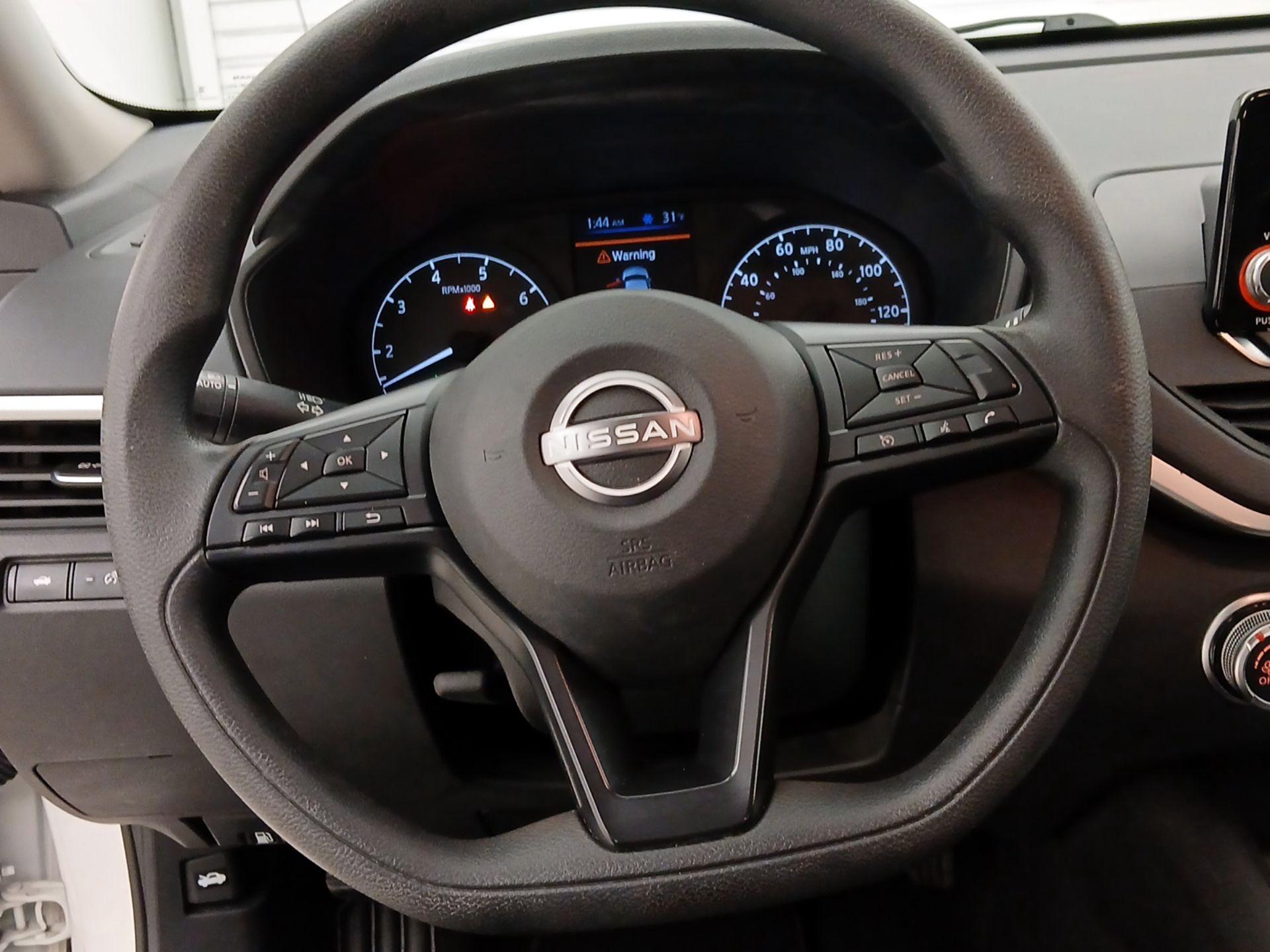 Thumbnail: 2023 Nissan Altima - 10