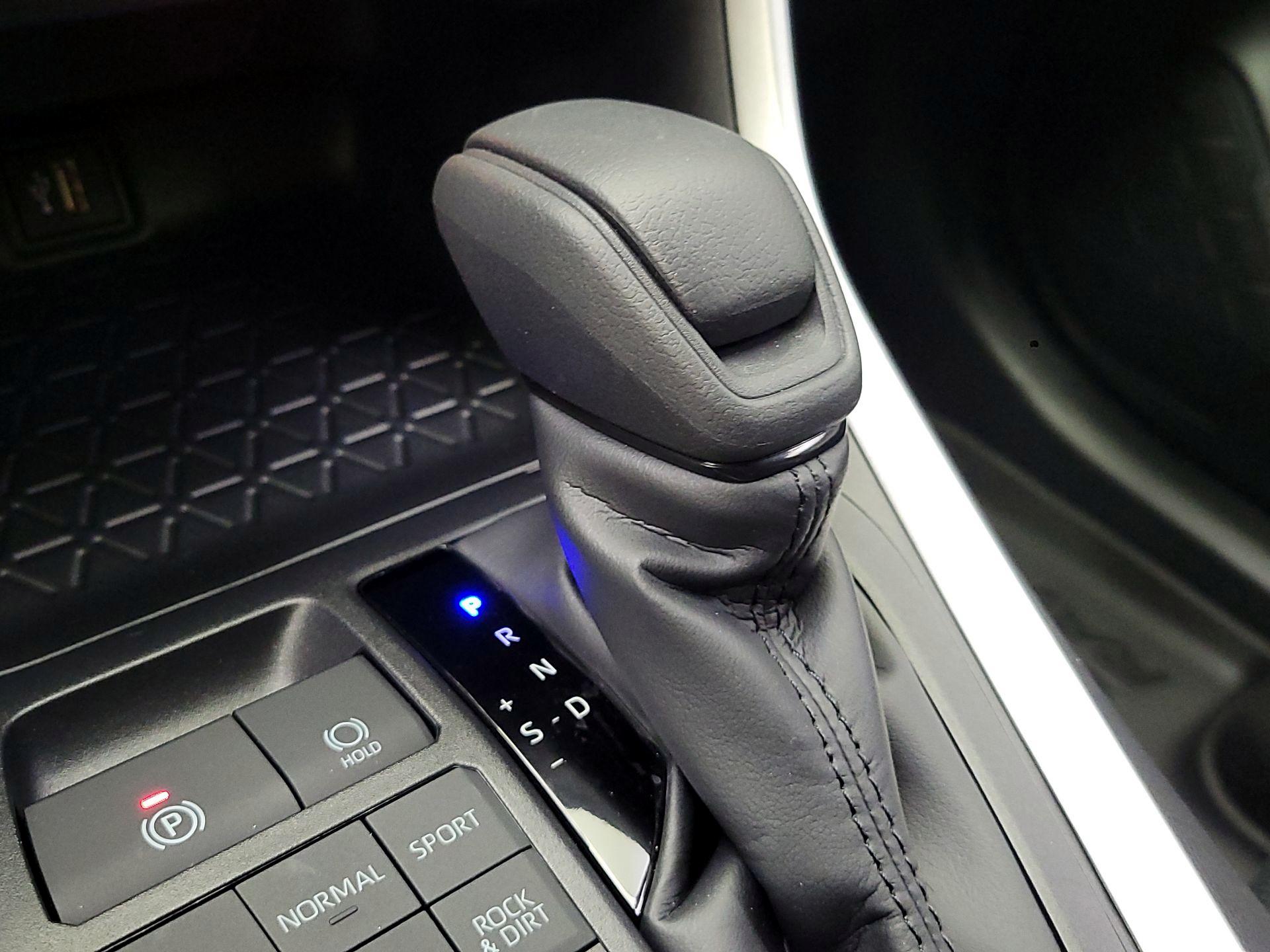 Thumbnail: 2025 Toyota RAV4 - 17