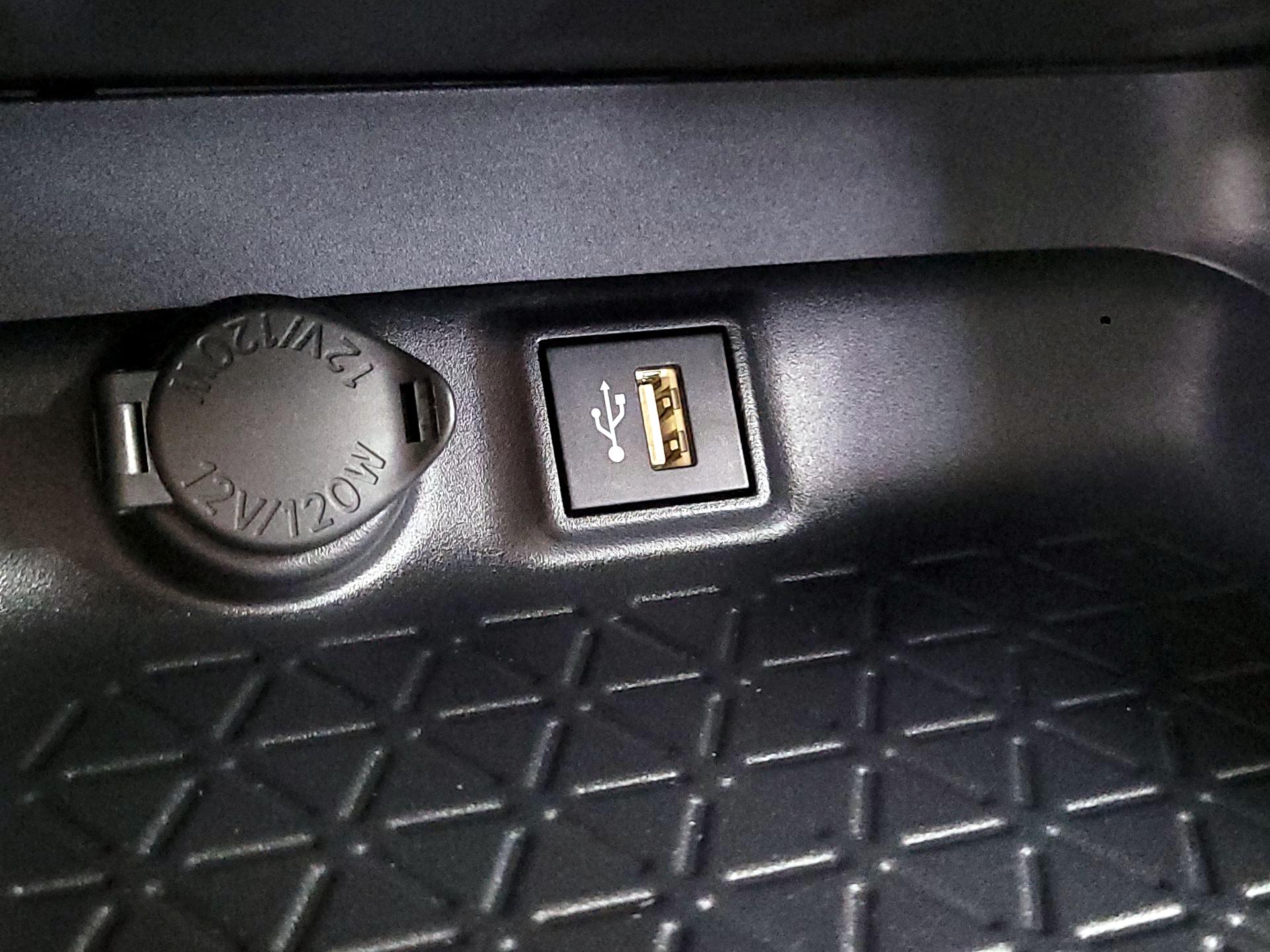 Thumbnail: 2025 Toyota RAV4 - 18