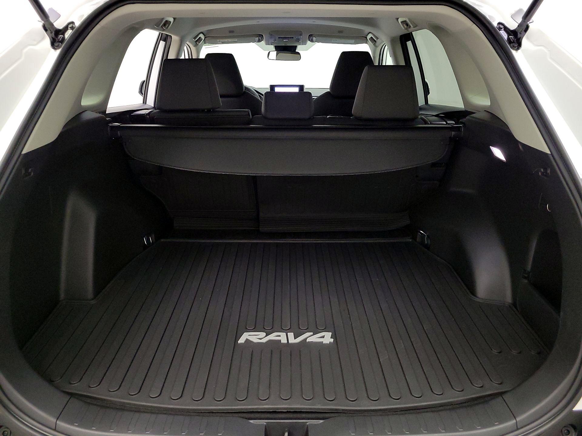 Thumbnail: 2025 Toyota RAV4 - 20