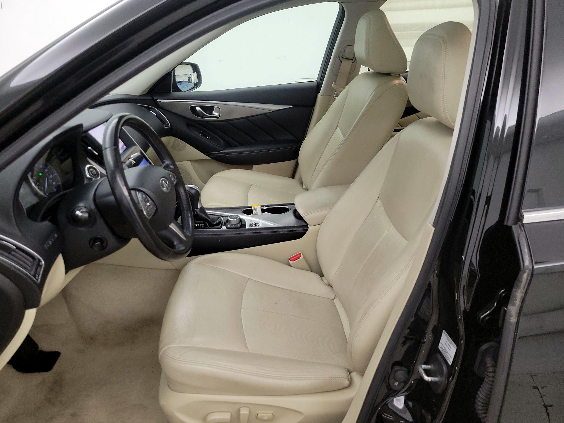 Thumbnail: 2015 INFINITI Q50 - 11