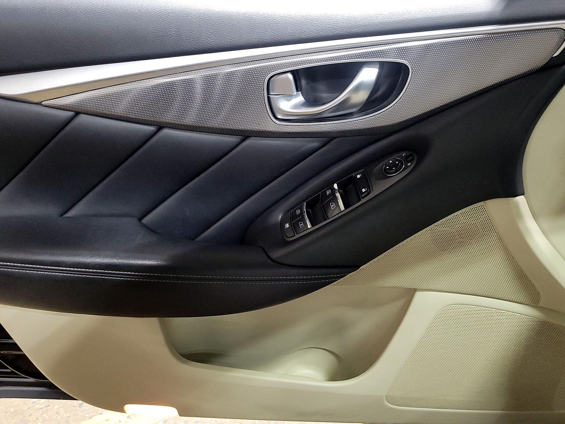 Thumbnail: 2015 INFINITI Q50 - 12