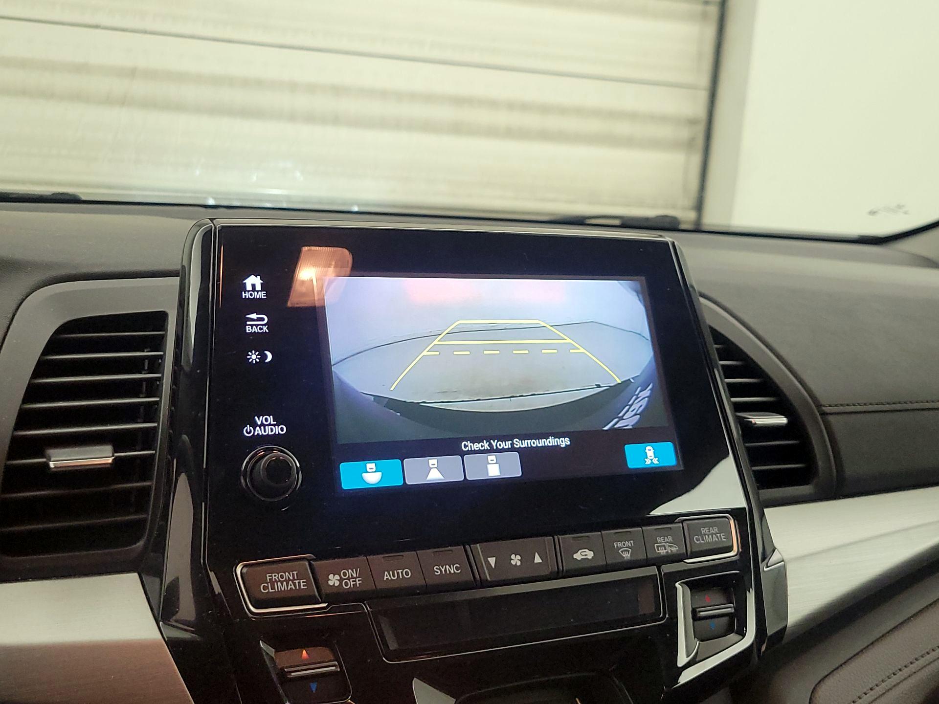 Thumbnail: 2018 Honda Odyssey - 15