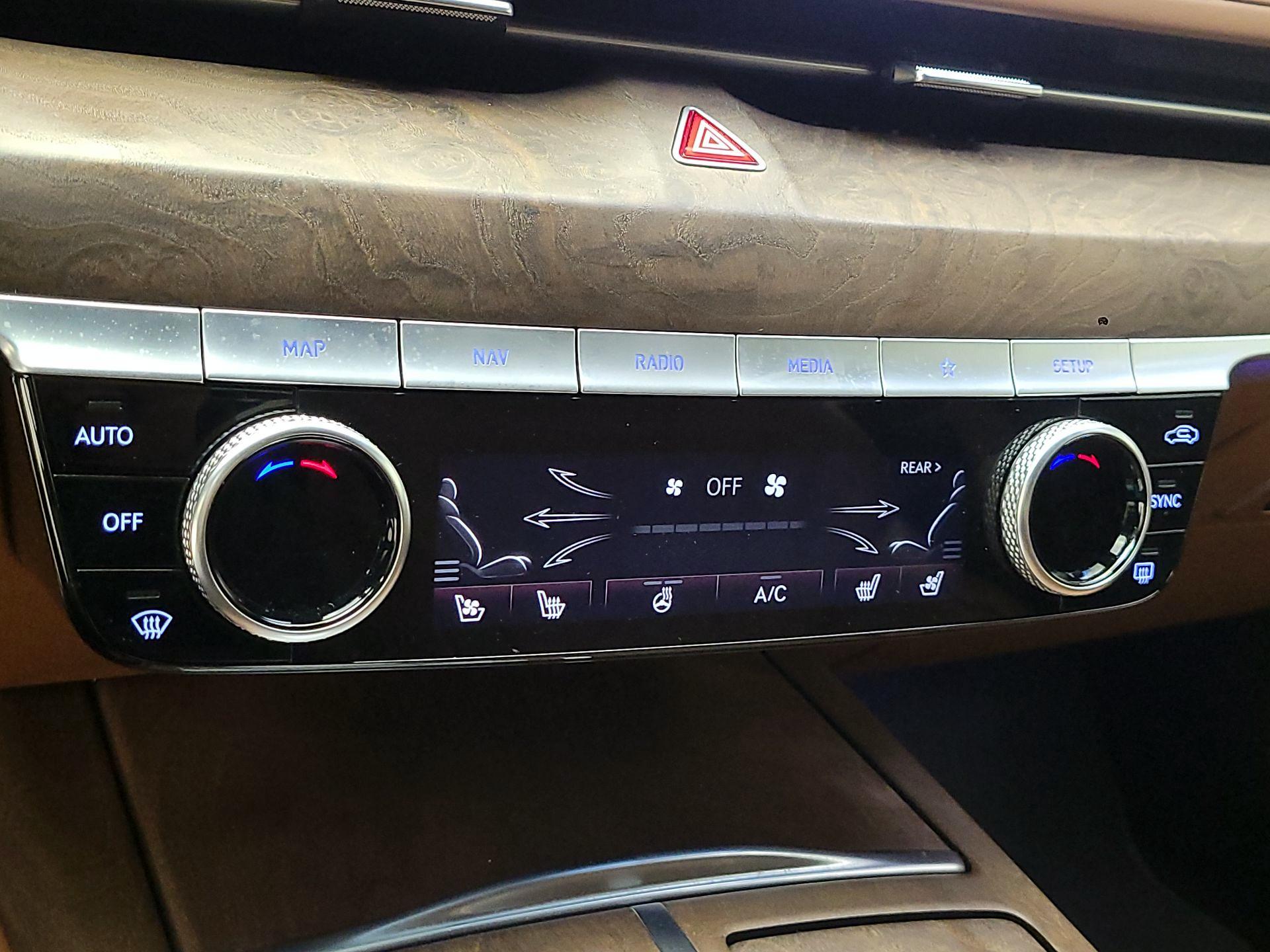 Thumbnail: 2021 Genesis G80 - 17