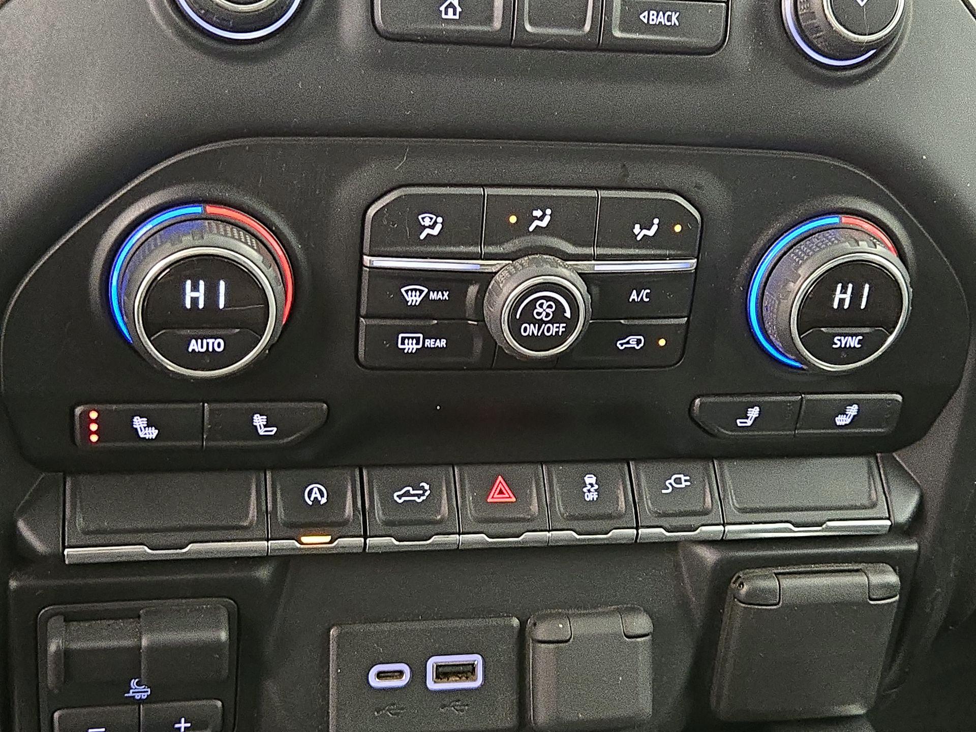 Thumbnail: 2019 Chevrolet Silverado 1500 - 16