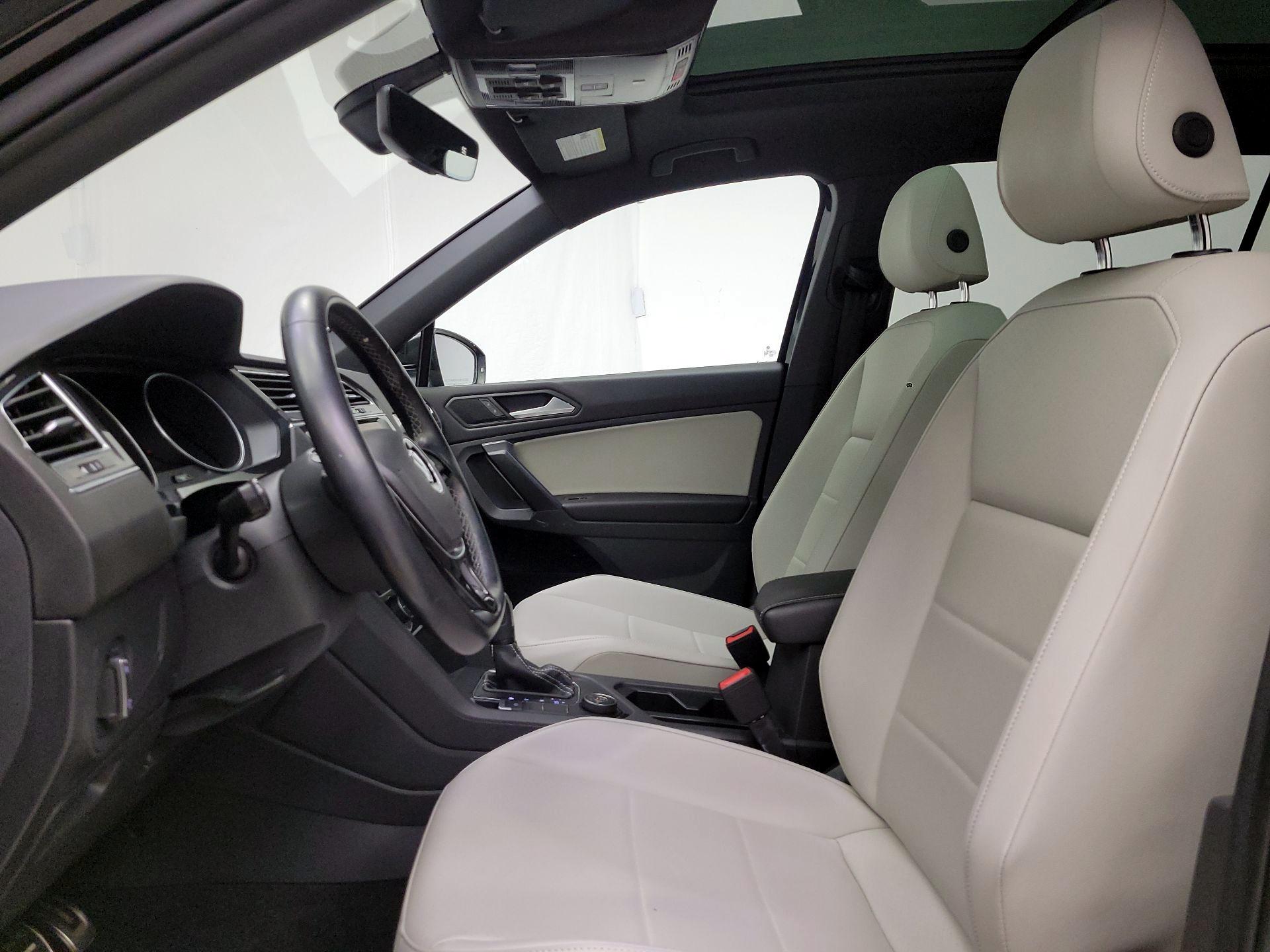 Thumbnail: 2021 Volkswagen Tiguan - 11