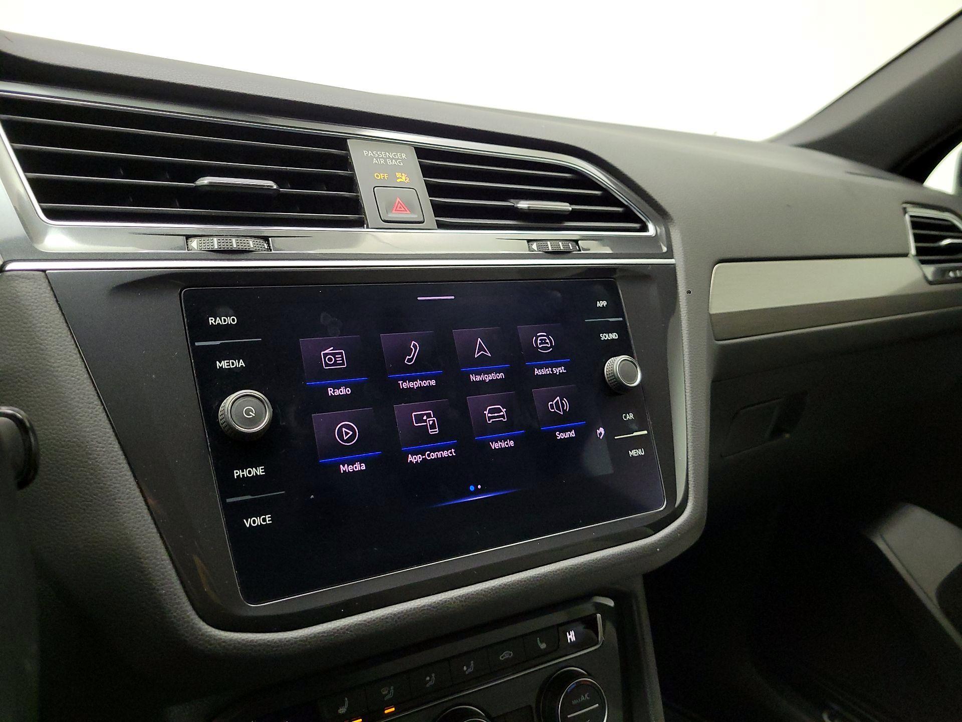 Thumbnail: 2021 Volkswagen Tiguan - 14