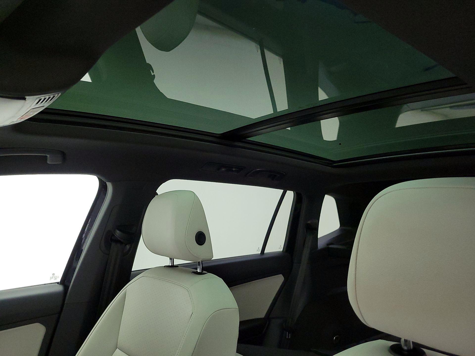 Thumbnail: 2021 Volkswagen Tiguan - 20