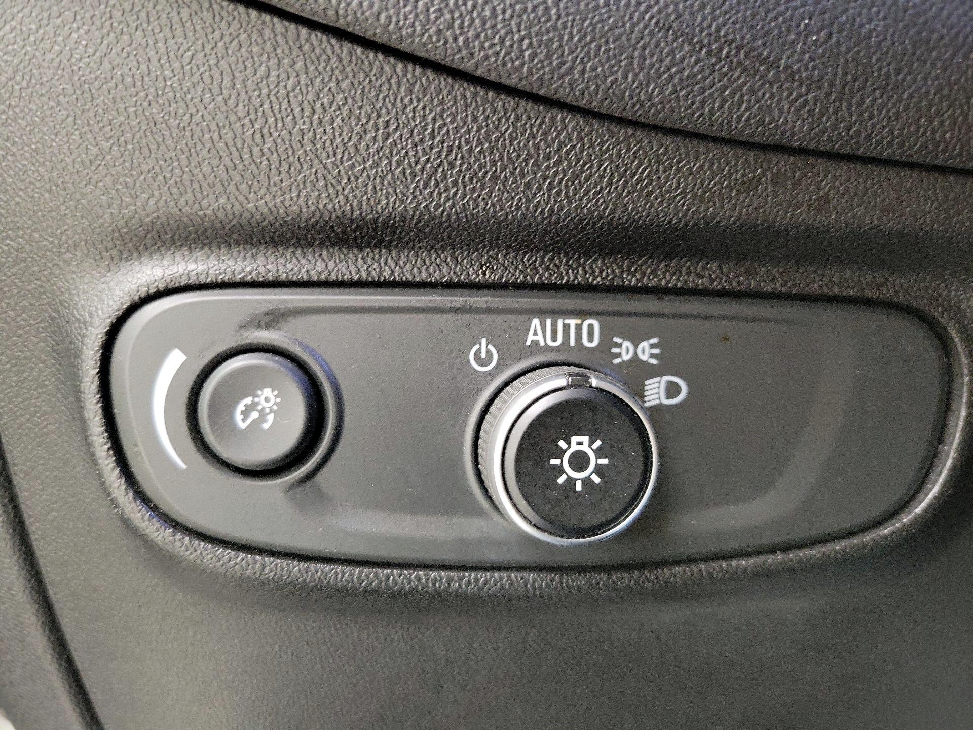 Thumbnail: 2019 Chevrolet Equinox - 13