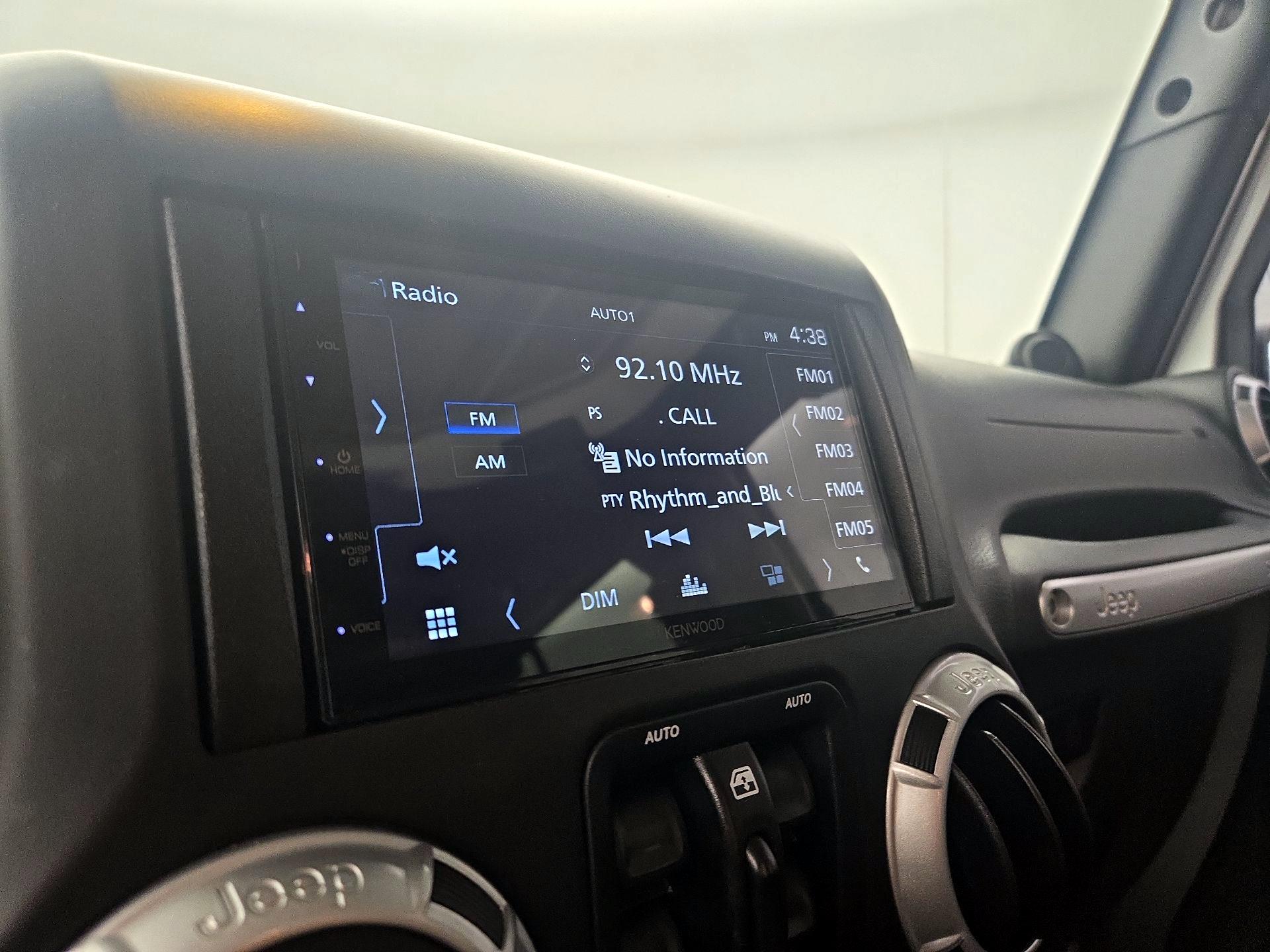 Thumbnail: 2014 Jeep Wrangler - 13