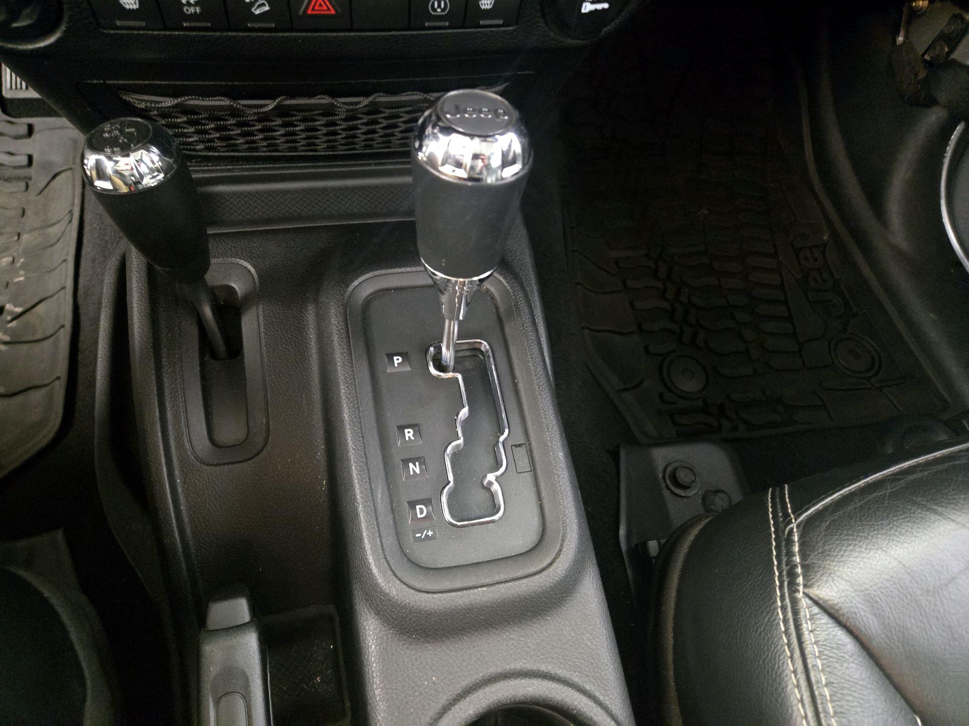 Thumbnail: 2014 Jeep Wrangler - 15