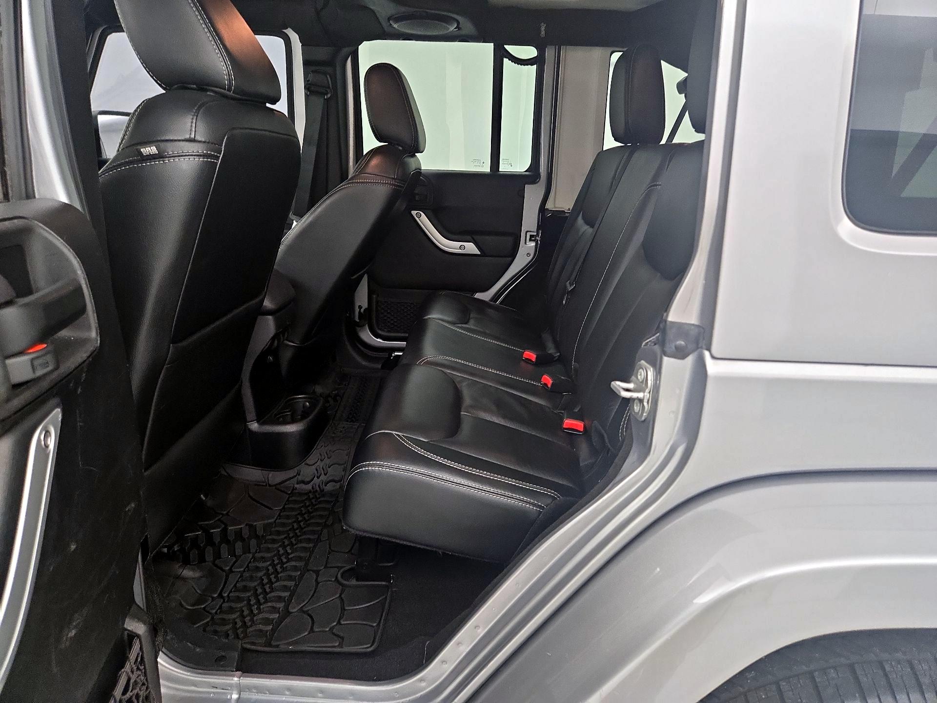 Thumbnail: 2014 Jeep Wrangler - 17