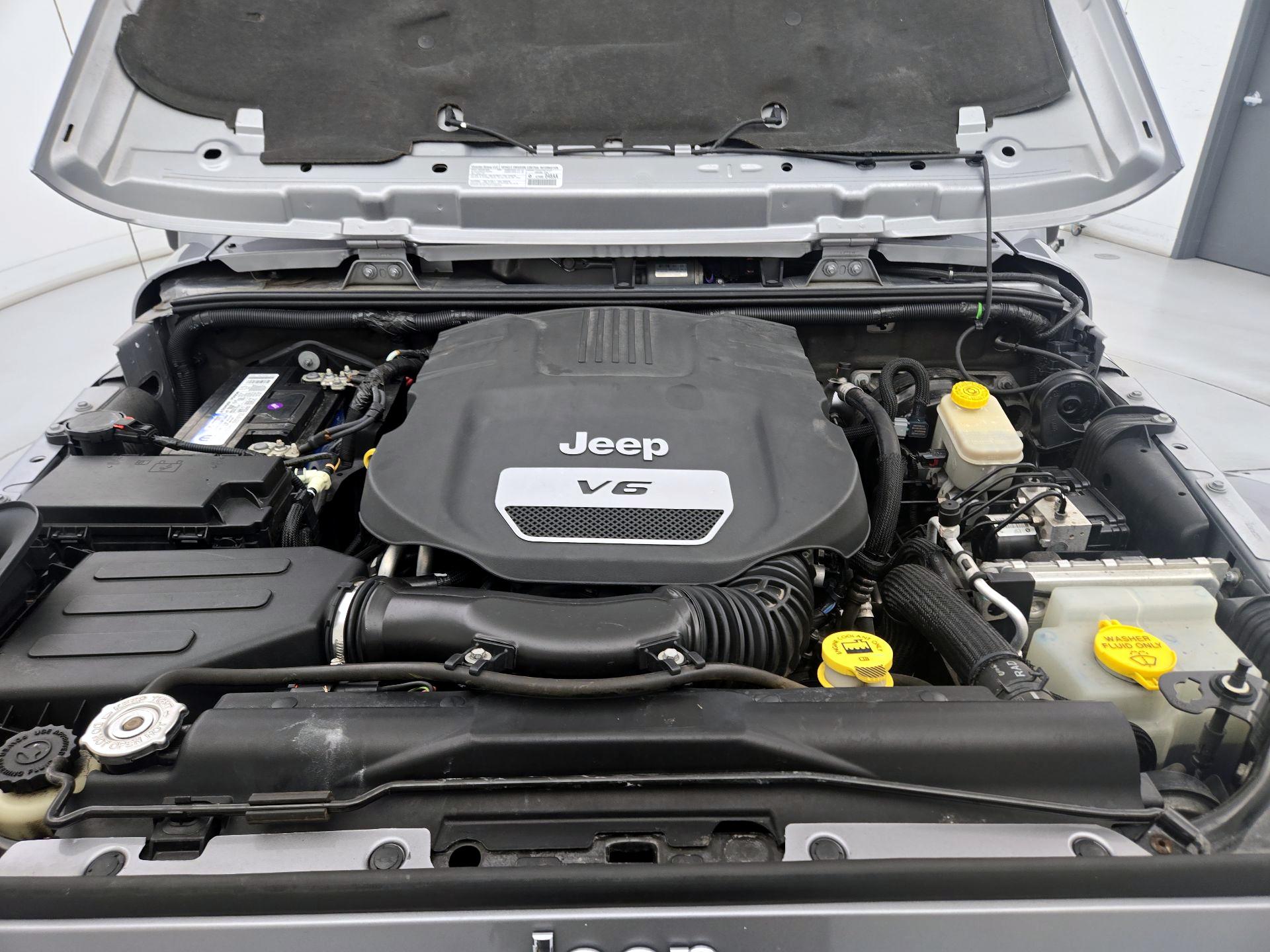 Thumbnail: 2014 Jeep Wrangler - 19