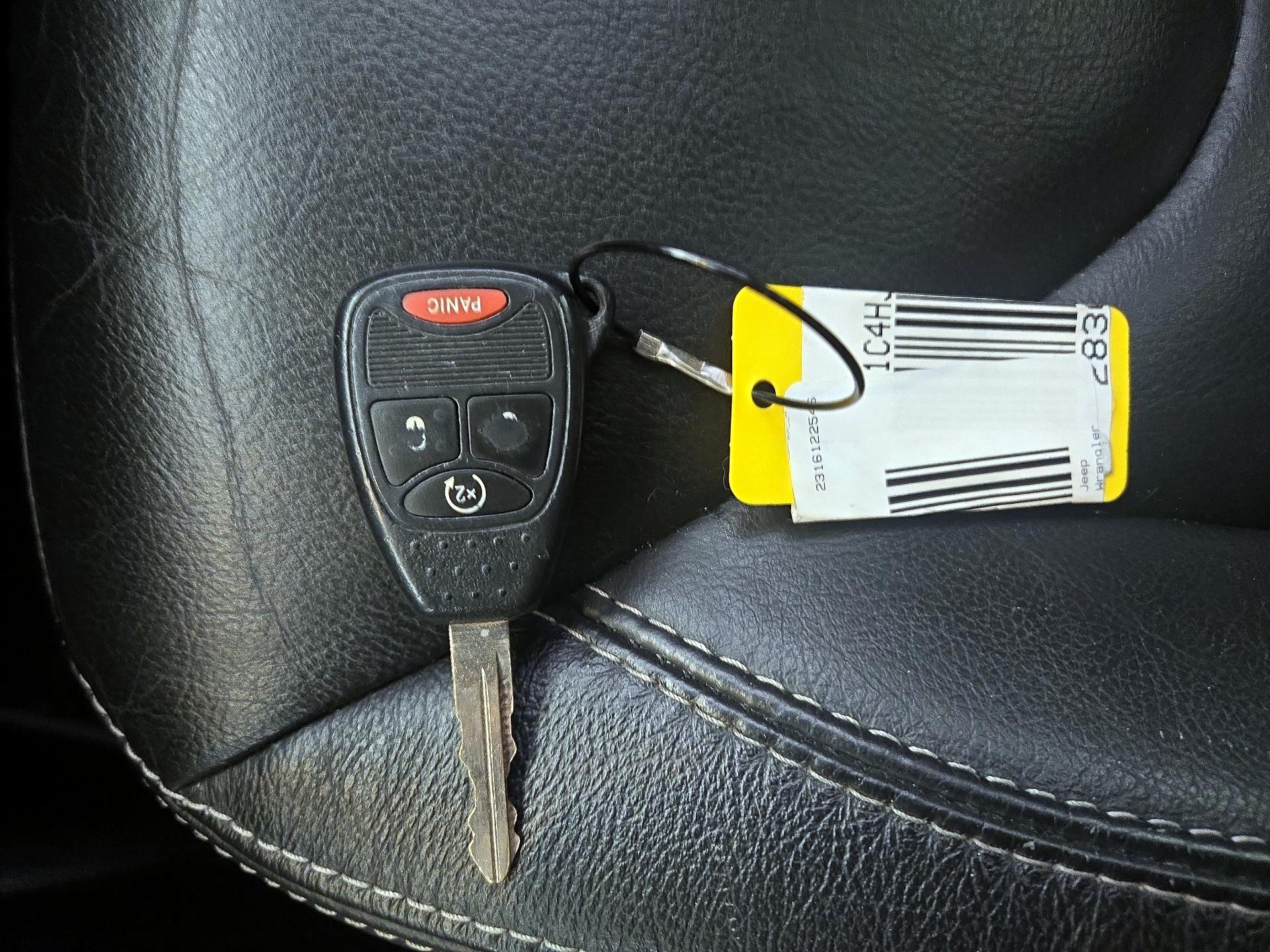 Thumbnail: 2014 Jeep Wrangler - 20