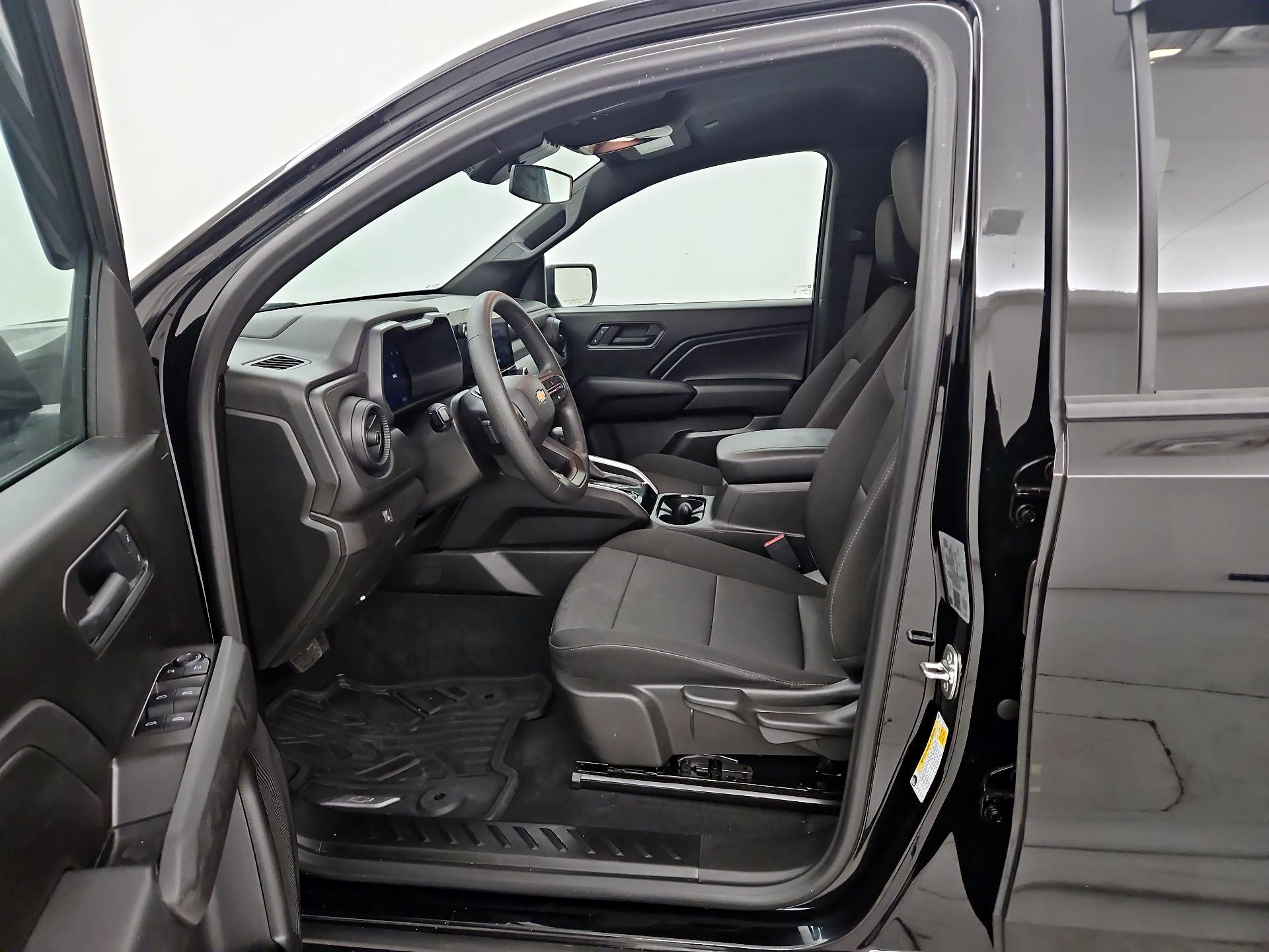 Thumbnail: 2025 Chevrolet Colorado - 11