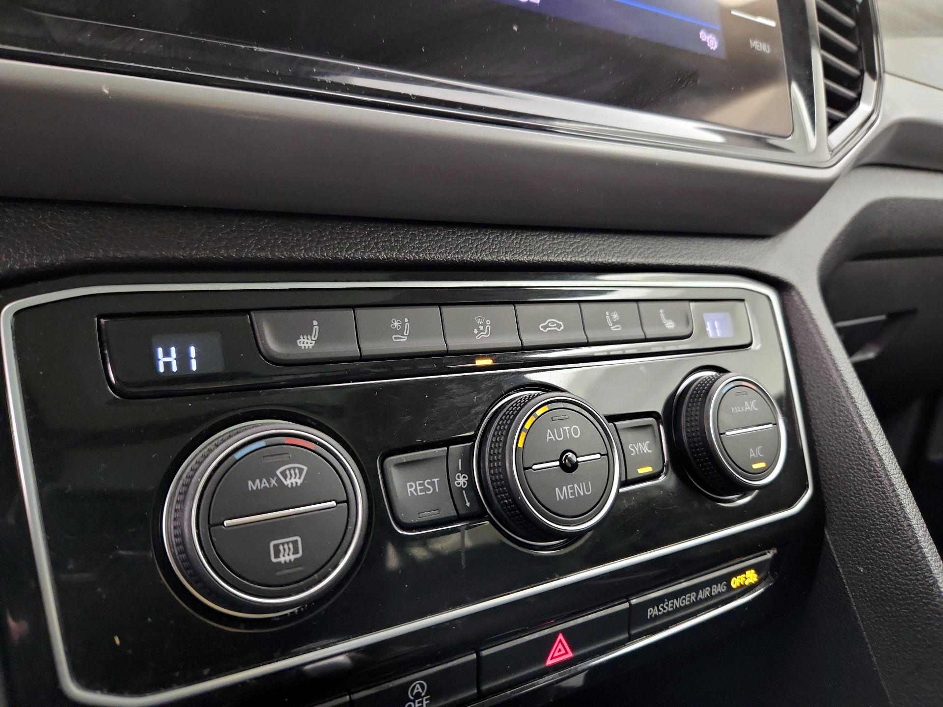 Thumbnail: 2021 Volkswagen Atlas - 17