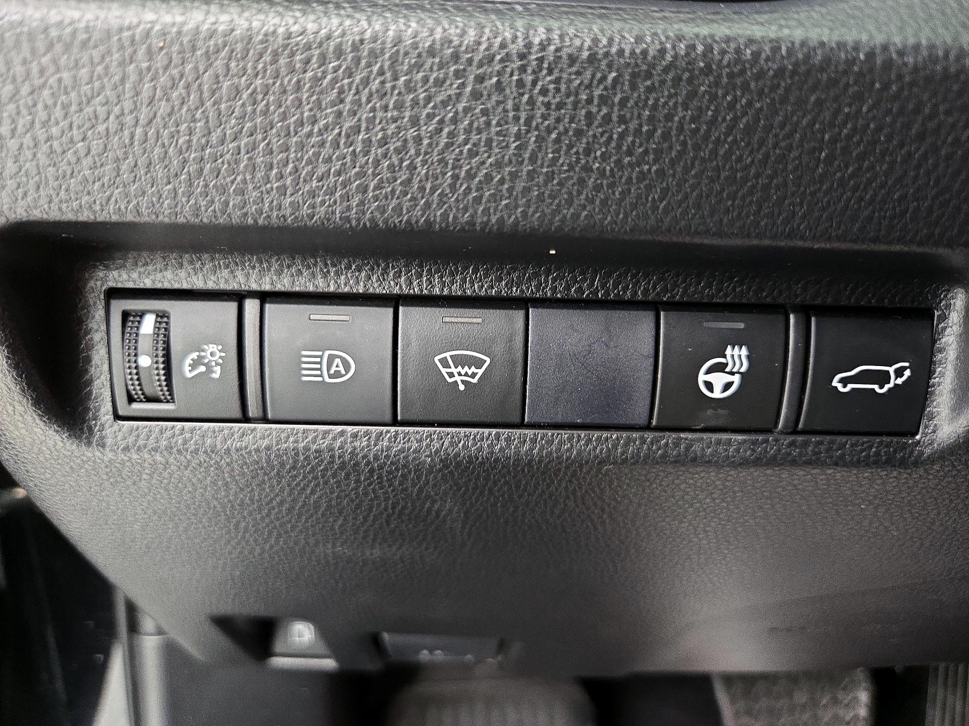 Thumbnail: 2021 Toyota RAV4 - 13