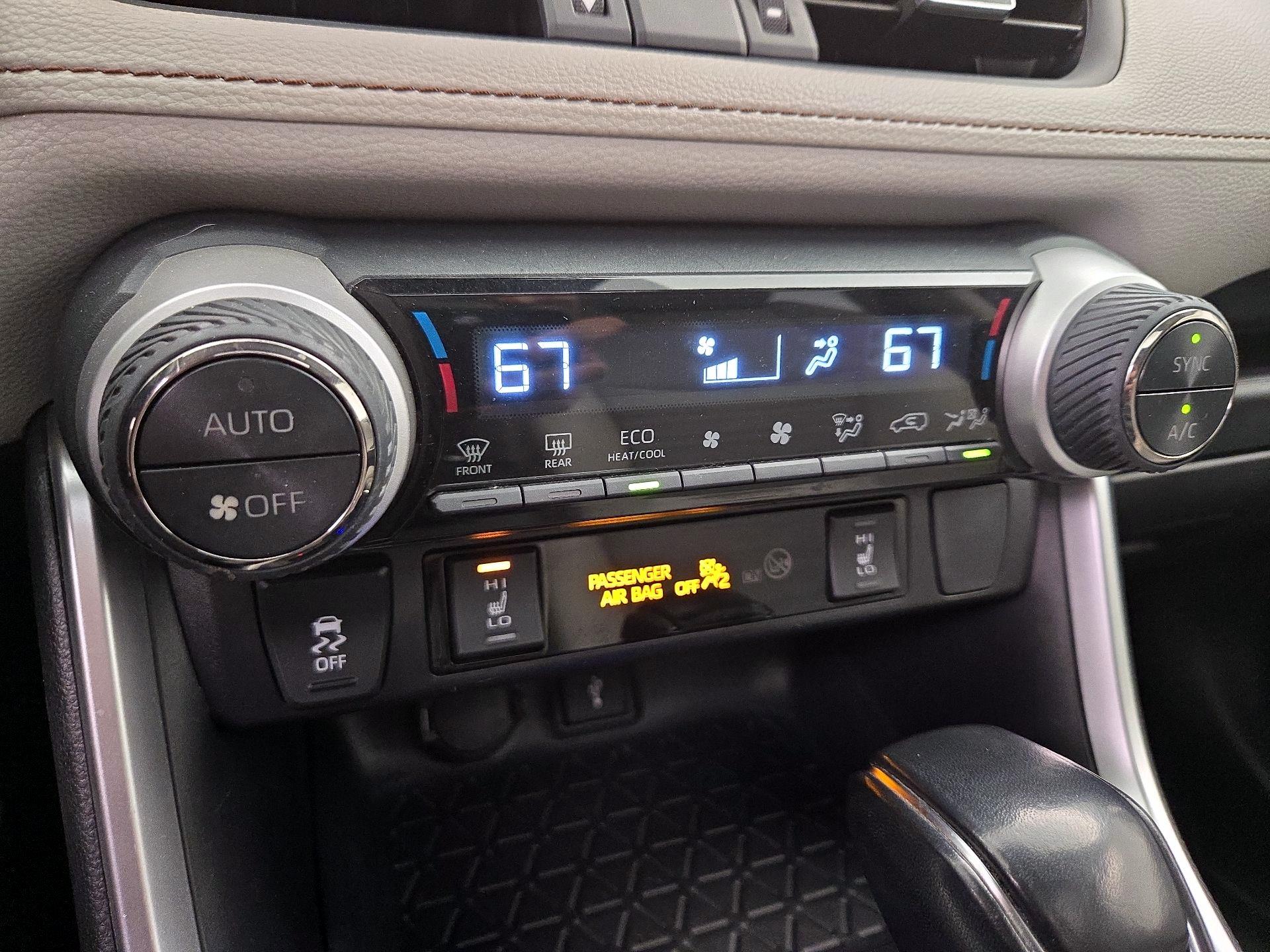 Thumbnail: 2021 Toyota RAV4 - 16