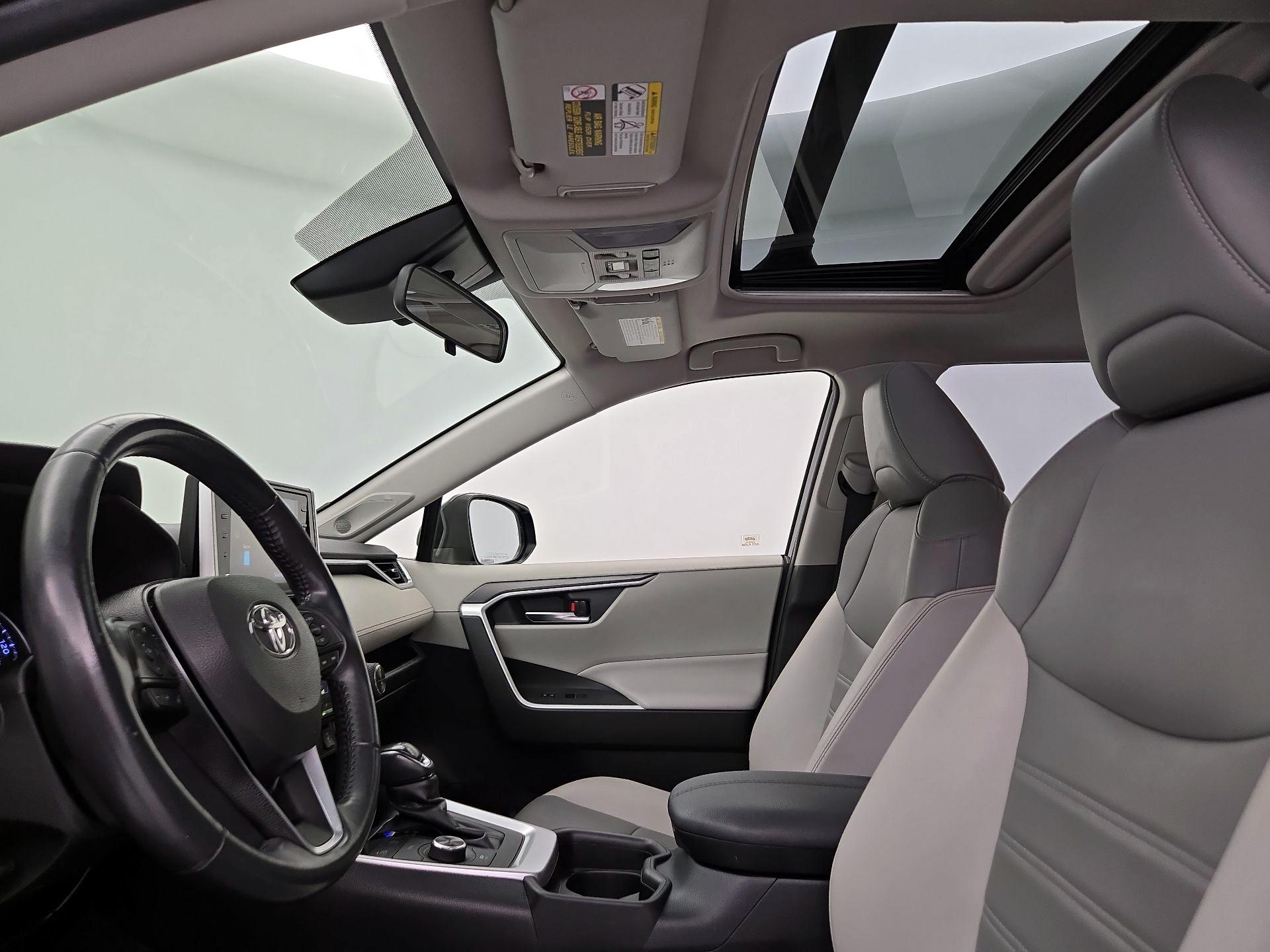 Thumbnail: 2021 Toyota RAV4 - 19