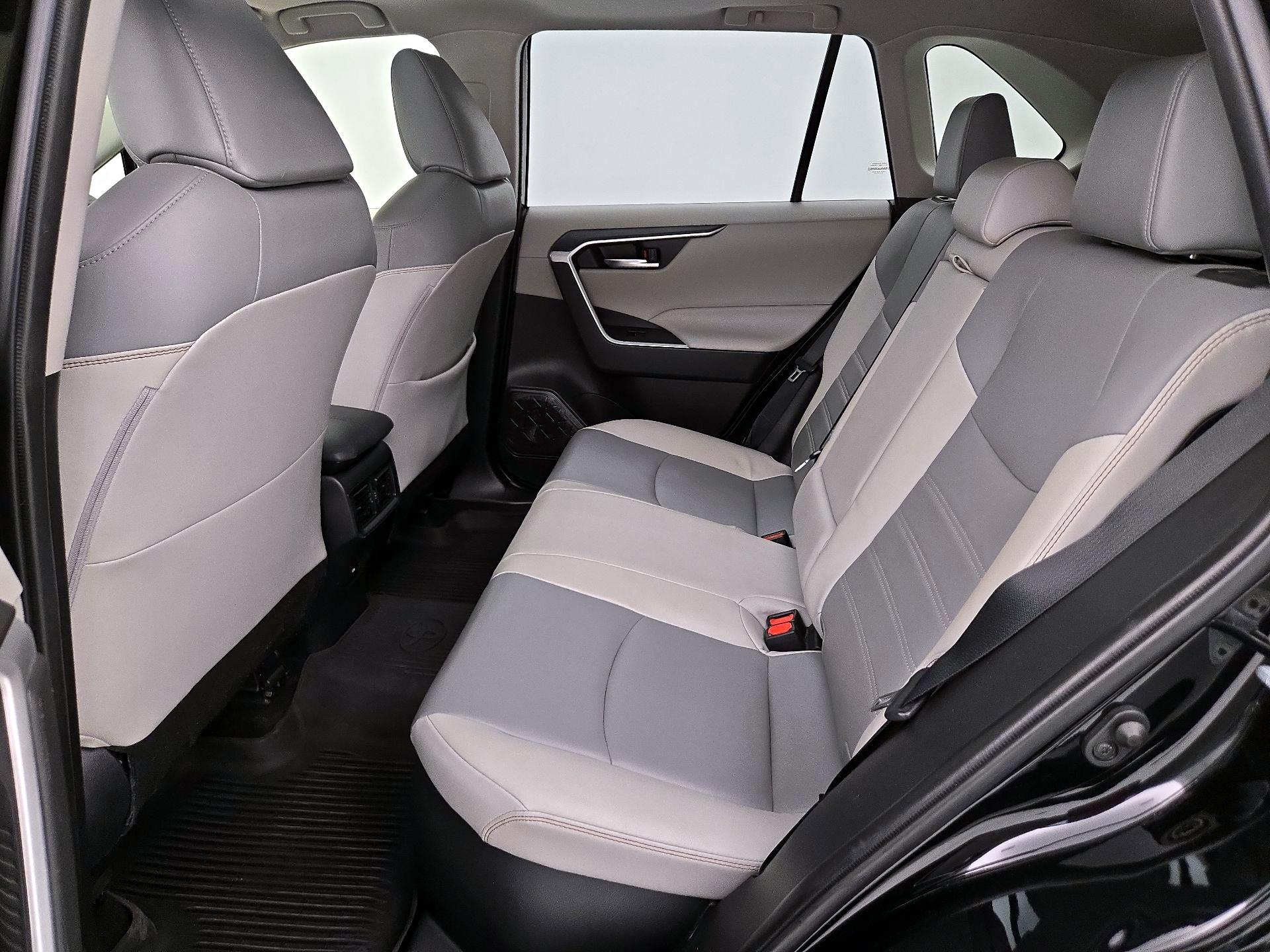 Thumbnail: 2021 Toyota RAV4 - 20